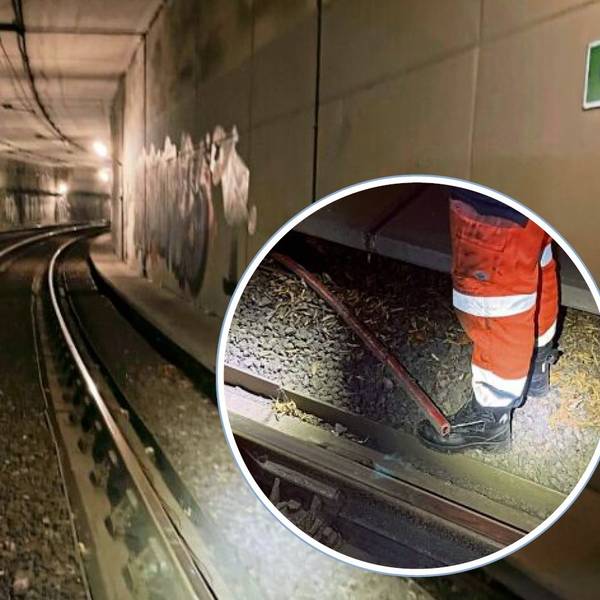 Blick in den Bensberger Straßenbahntunnel der Linie 1.