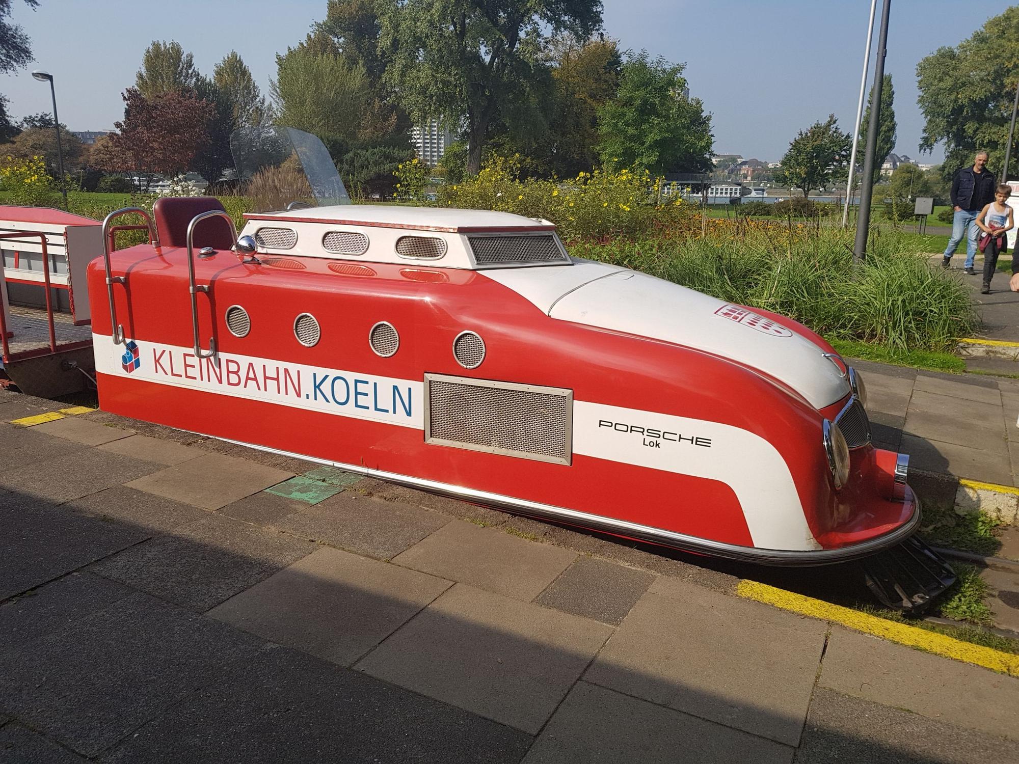 Die Porsche Lok im Rheinpark in Deutz.