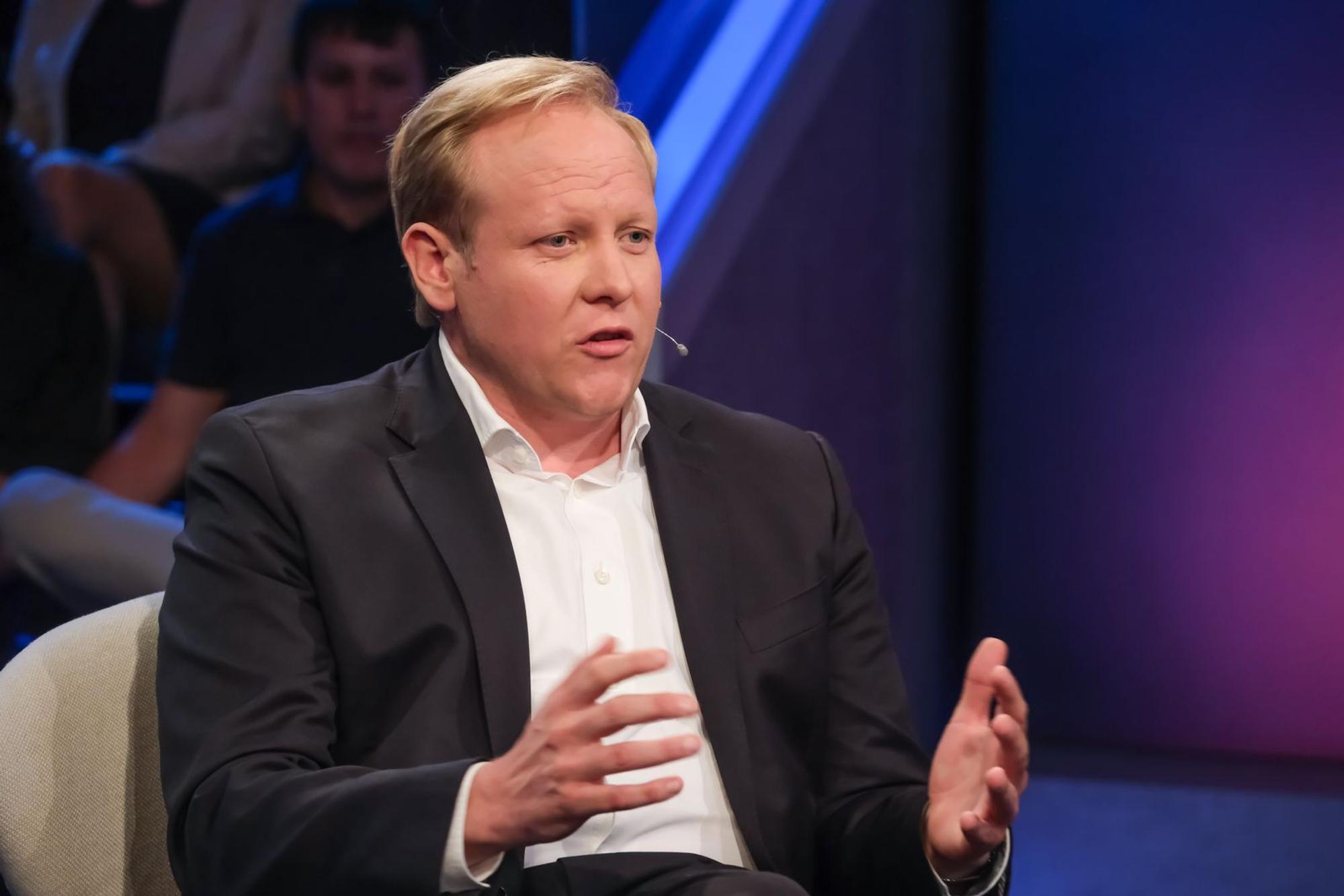 Tilman Kuban (CDU) hat bei „Maischberger“ die eigene Regierung kritisiert. (Bild: WDR/Oliver Ziebe)