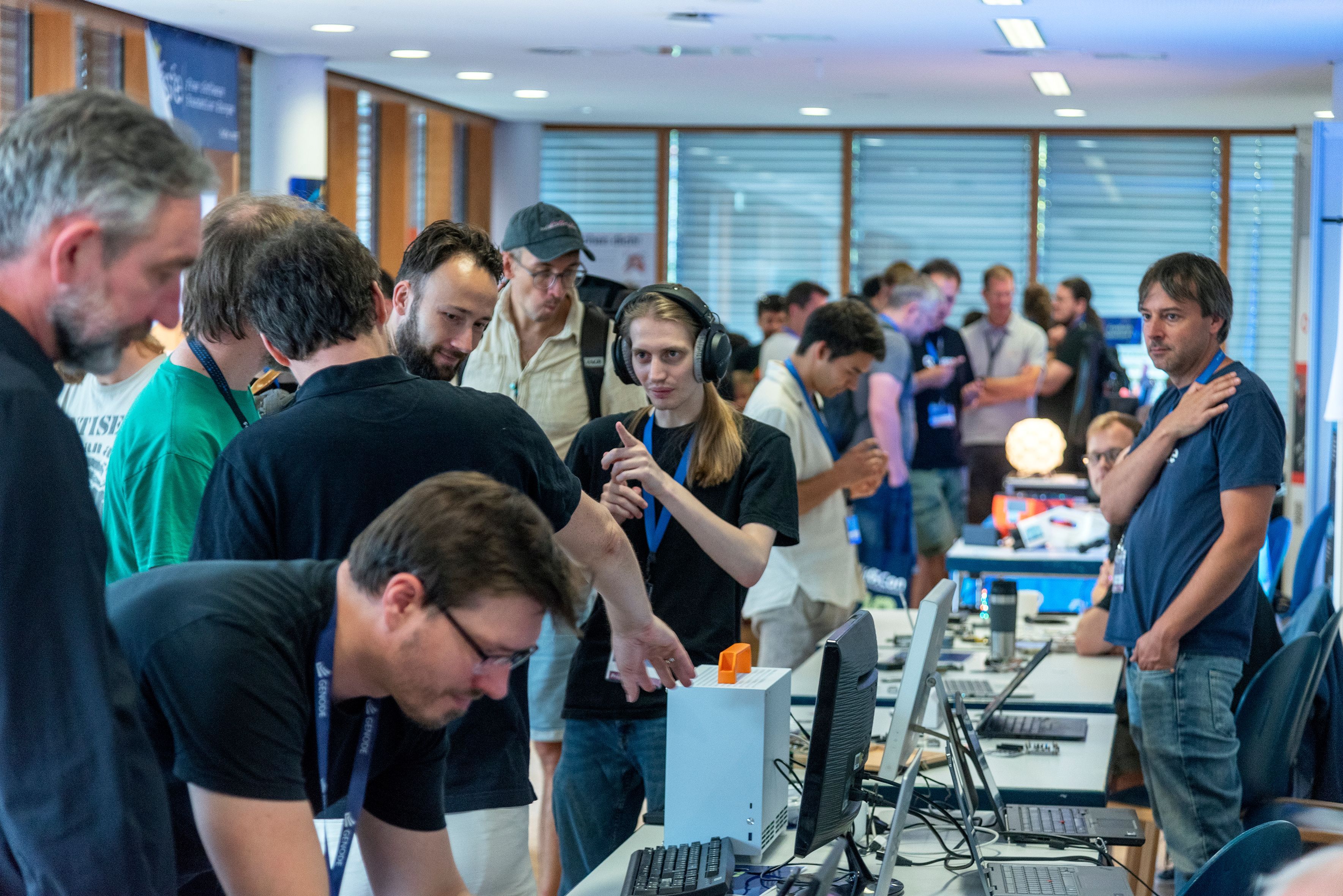 Ein Bild vom vorigen Jahr bei der FrOSCon-Konferenz in der Hochschule Bonn-Rhein-Sieg in Sankt Augustin.