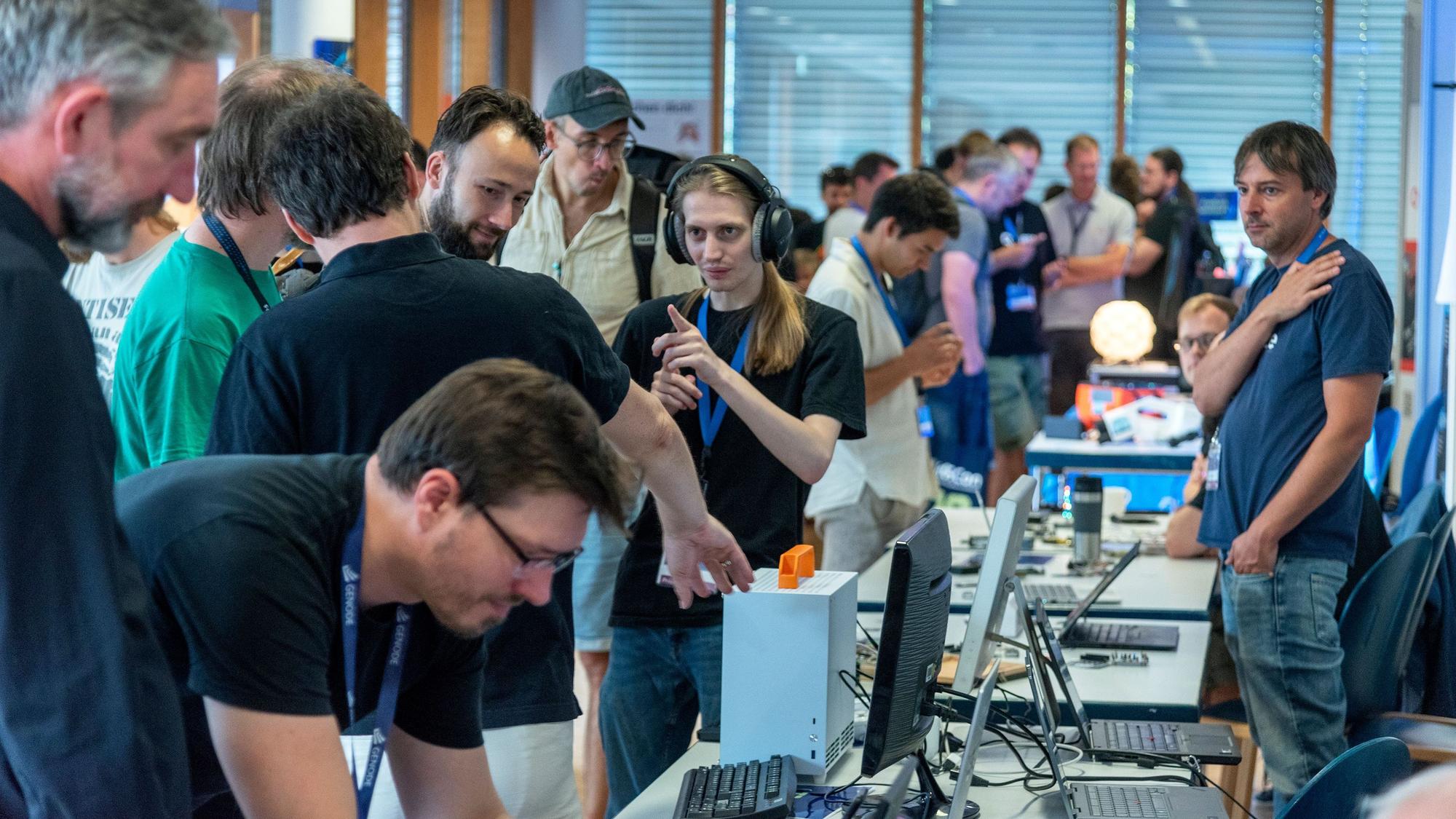 Ein Bild vom vorigen Jahr bei der FrOSCon-Konferenz in der Hochschule Bonn-Rhein-Sieg in Sankt Augustin.