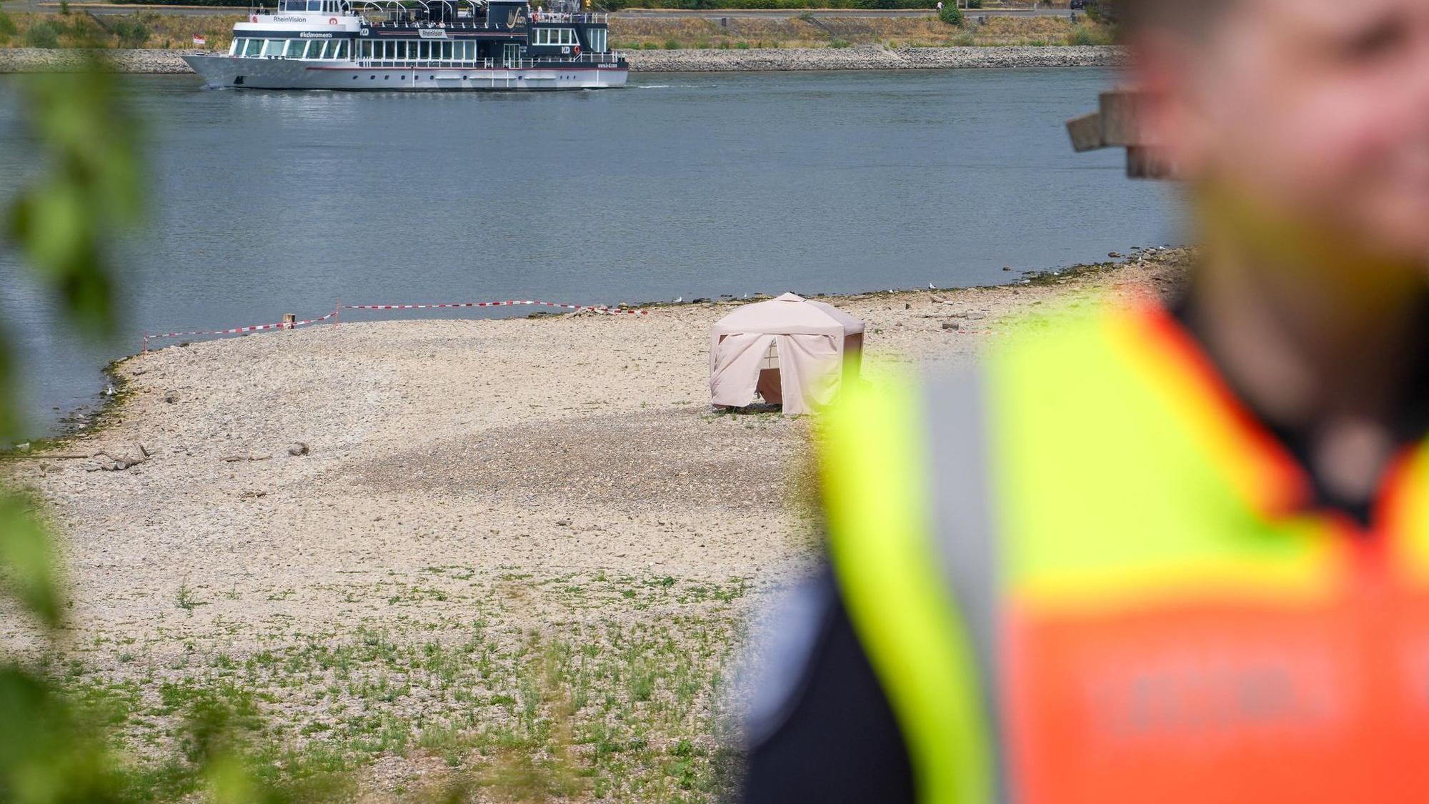 Niedrigwasser: Bombe im Rhein bei Köln gefunden