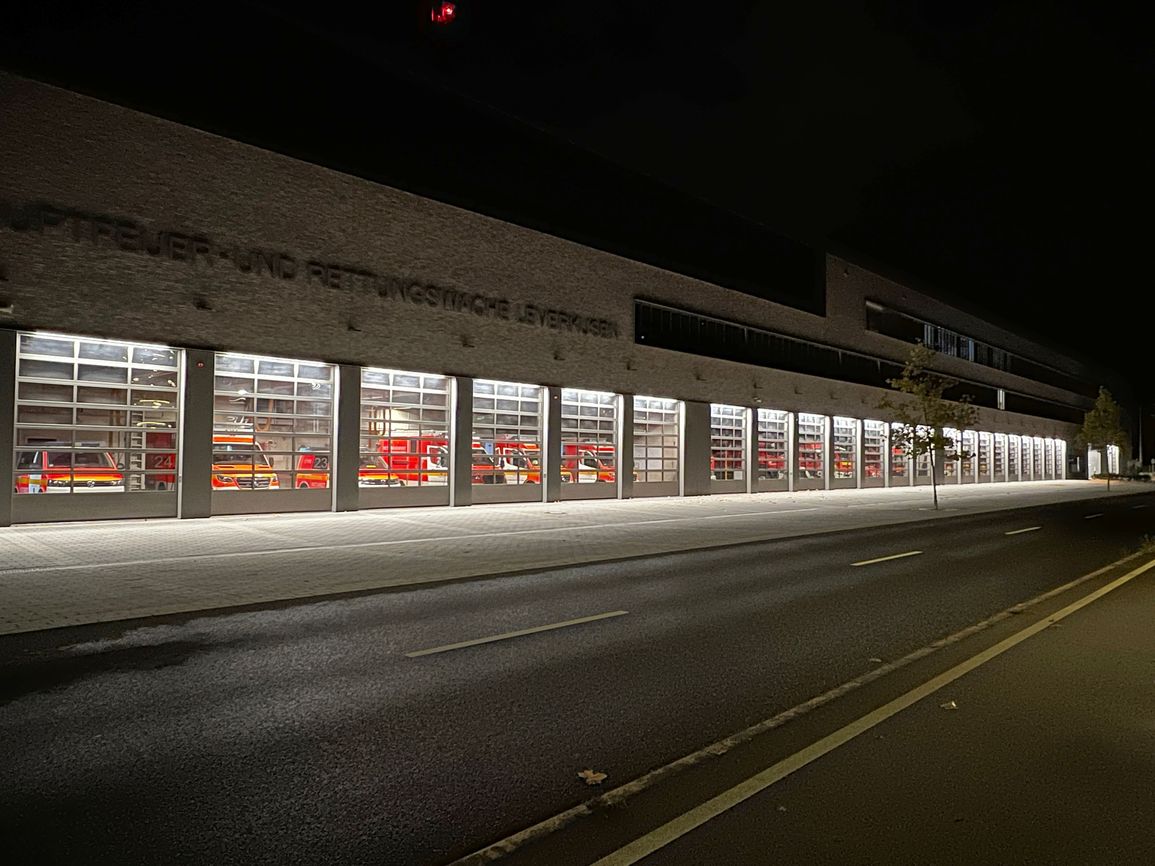 Die Hauptfeuerwache an der Edith-Weyde-Straße ist noch nicht alt, verbraucht aber übermäßig viel Energie.