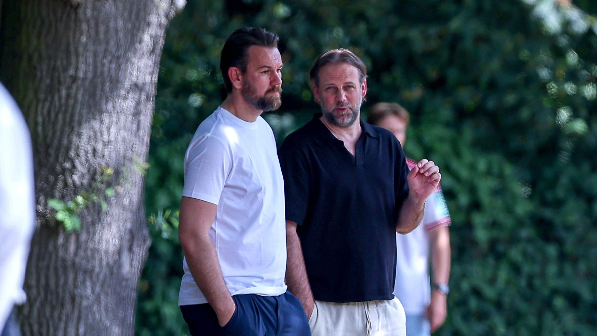 13.07.2026, Fußball, Trainingsauftakt 1.FC Köln, 1. Fußball Bundesliga, Geißbockheim, Saison 2026 2027: Sportdirektor Thomas Kessler 1FC Koeln tk neben Tim Steidten 1.FC Köln beim ersten Training der neuen Saison 26/27 DFB regulations prohibit any use of photographs as image sequences and or quasi-video. Nordrhein-Westfalen Deutschland *** July 13, 2026, Soccer, 1. FC Köln s first training session of the season, Bundesliga, Geißbockheim, 20262027 Season: Sports Director Thomas Kessler of 1. FC Köln stands next to Tim Steidten during 1. FC Kölns first training session of the new 20262027 season. DFB regulations prohibit any use of photographs as image sequences and/or quasi-video. North Rhine-Westphalia, Germany