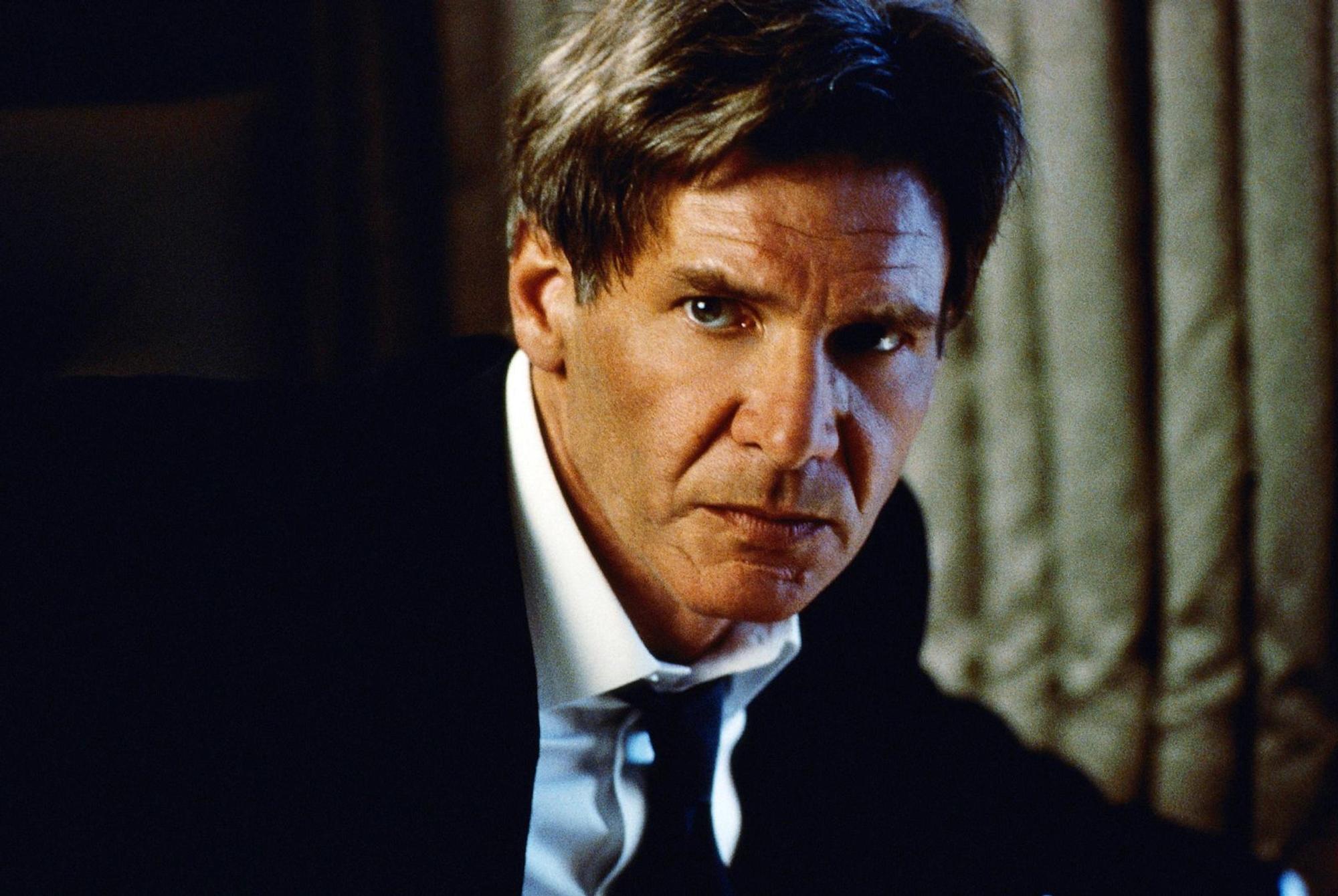 Präsident Marshall (Harrison Ford) führt einen Ein-Mann-Krieg gegen die Terroristen an Bord der „Air Force One“. (Bild: RTL / ABC Studios)