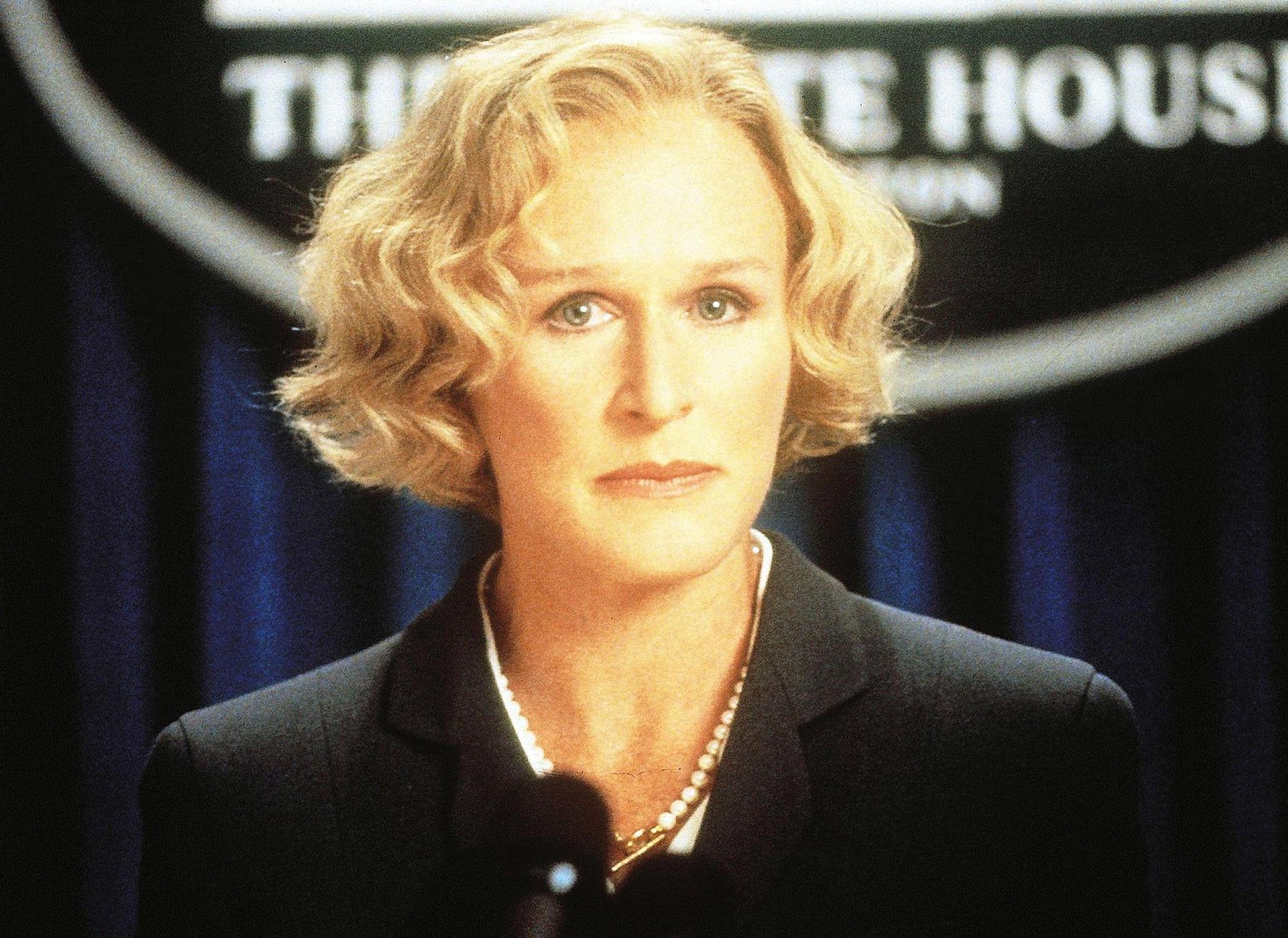 Vize-Präsidentin Kathryn Bennett (Glenn Close) versucht, den Präsidenten und seine Familie zu retten. (Bild: RTL / ABC Studios)