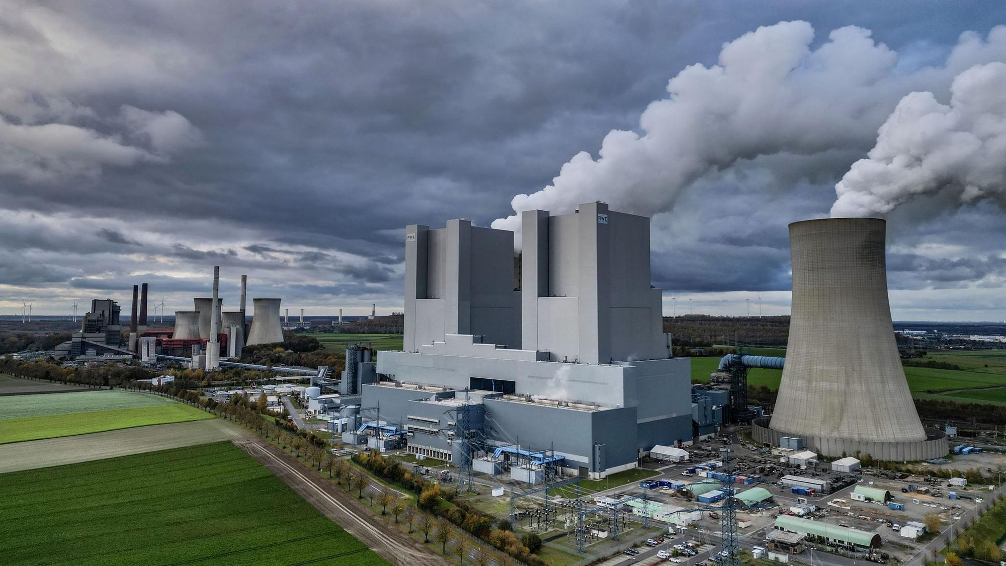 RWE Braunkohlekraftwerk Neurath