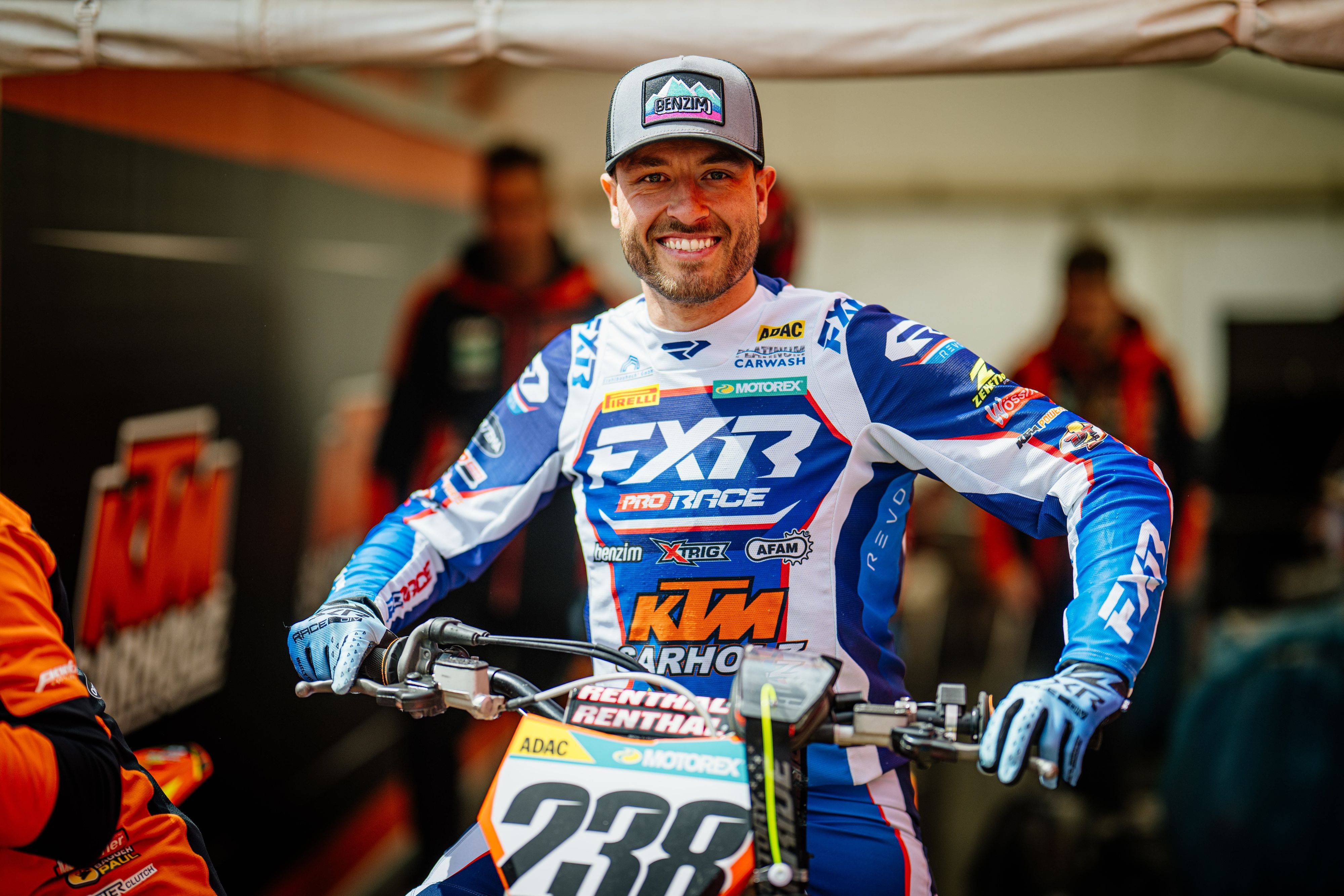 Lukas Platt auf dem Motorrad.