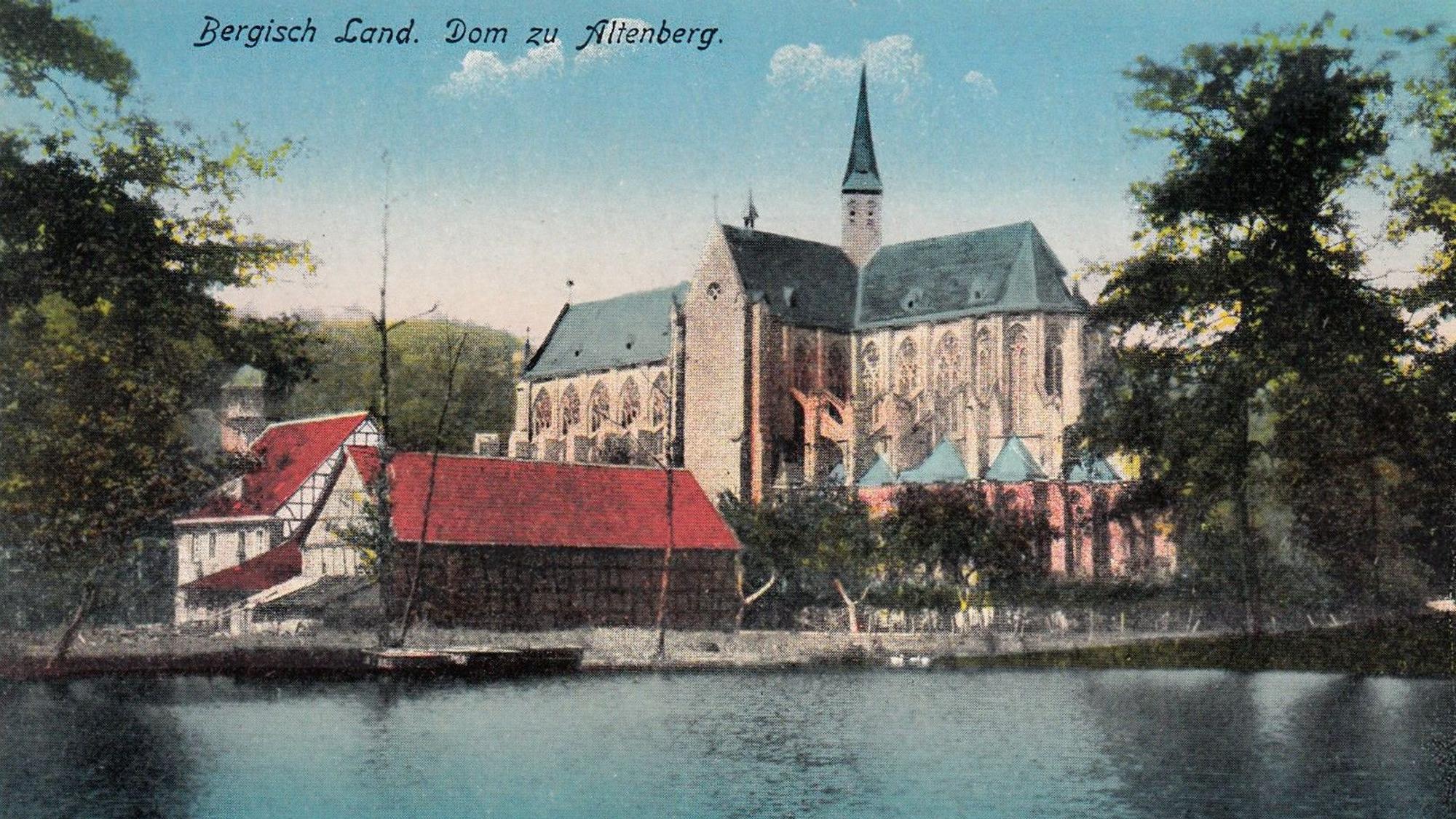 Eine historische kolorierte Postkarte vom Altenberger Dom mit Gondelteich.