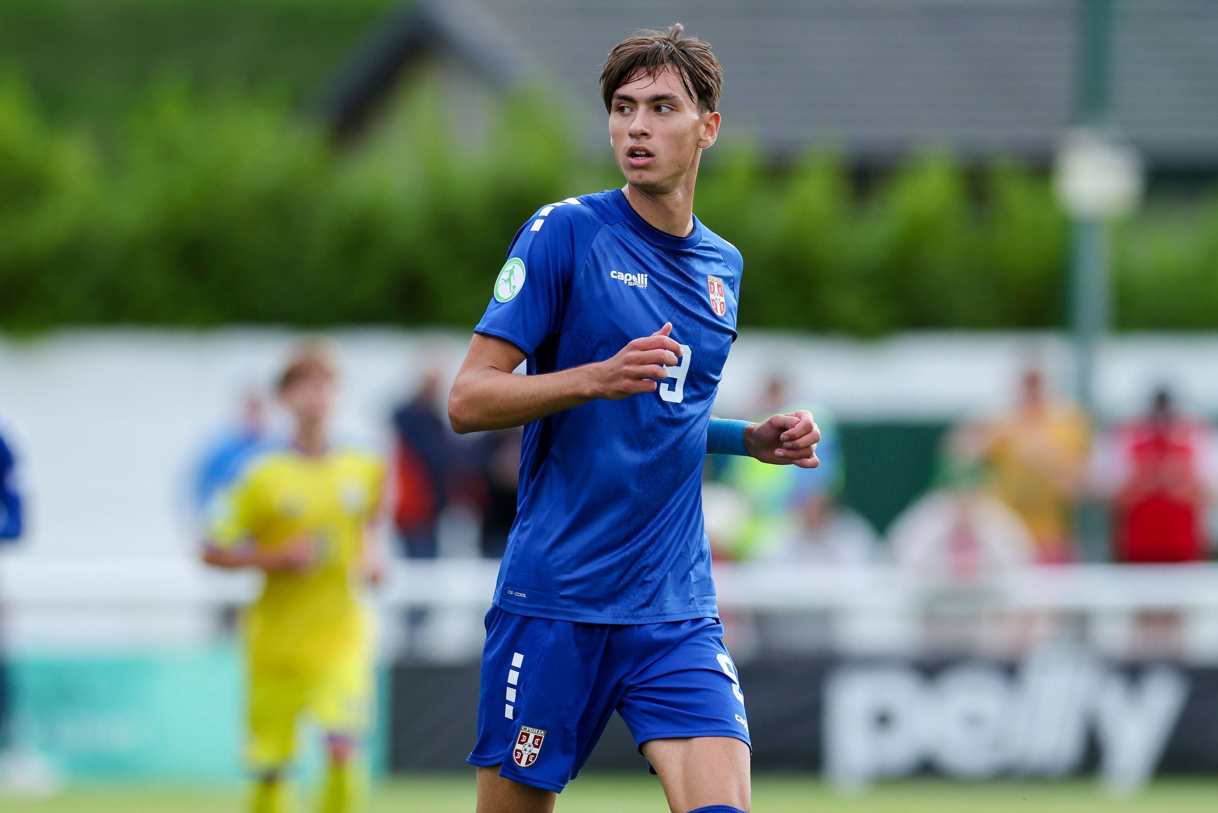 Aleksa Damjanovic Serbia schaut, UEFA European Under-19 Championship 2026 Group B, Serbia v Ukraine, Bangor City Stadium am 02. July 2026 in Bangor, Vereinigtes Königreich. Foto von Marco Steinbrenner/DeFodi Images Aleksa Damjanovic Serbia looks on, UEFA European Under-19 Championship 2026 Group B, Serbia v Ukraine, Bangor City Stadium, July 2, 2026 in Bangor, United Kingdom. Photo by Marco Steinbrenner/DeFodi Images - *** Aleksa Damjanovic of Serbia looks on, 2026 UEFA European Under-19 Championship Group B, Serbia vs. Ukraine, Bangor City Stadium on July 2, 2026, in Bangor, United Kingdom. Photo by Marco Steinbrenner, DeFodi Images. Aleksa Damjanovic of Serbia looks on, UEFA European Under-19 Championship 2026 Group B, Serbia vs. Ukraine, Bangor City Stadium, July 2, 2026, in Bangor, United Kingdom. Photo by Marco Steinbrenner, DeFodi Images