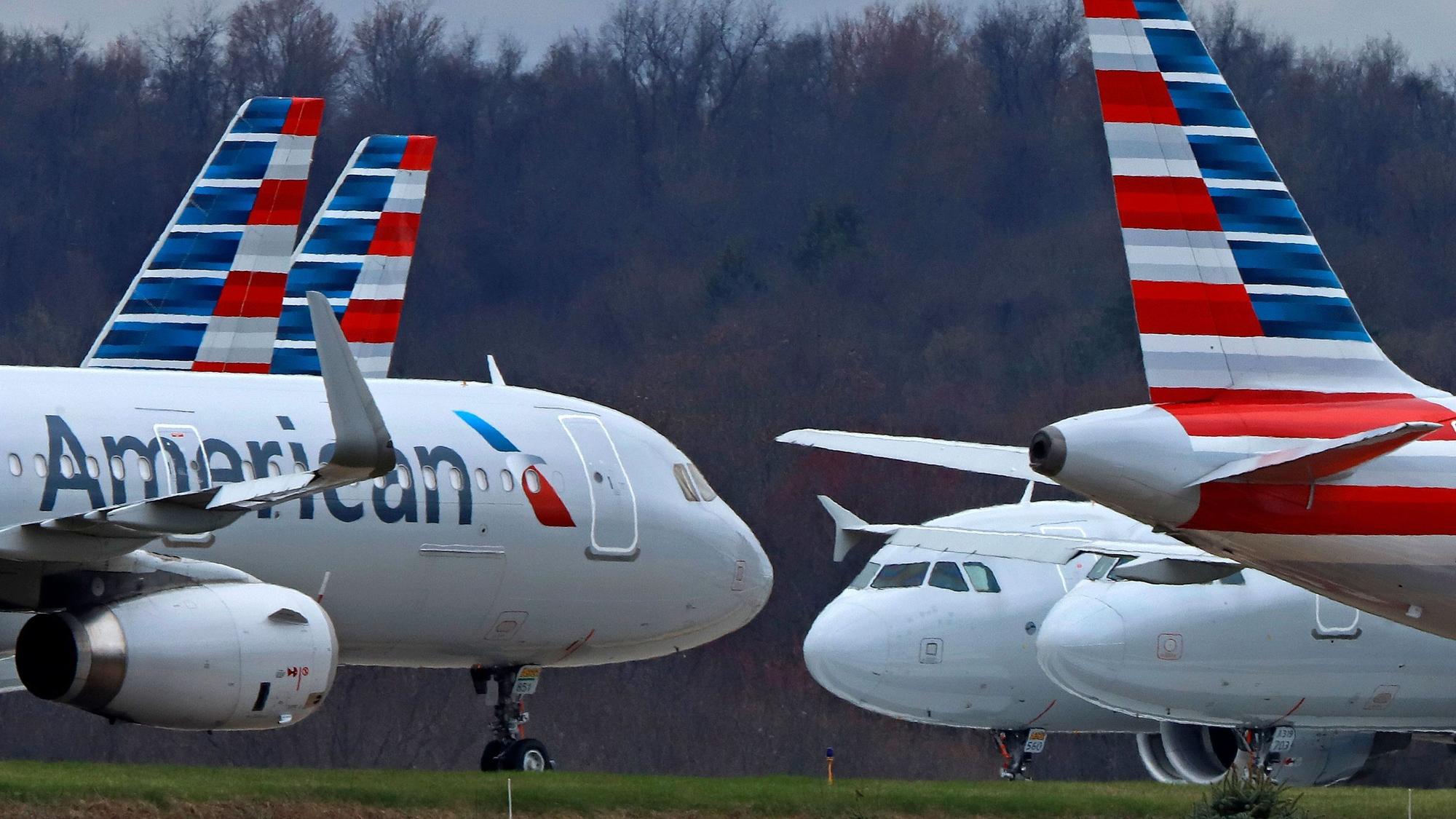 Flugzeuge der American Airlines stehen auf dem Pittsburgh International Airport. (Archivbild)