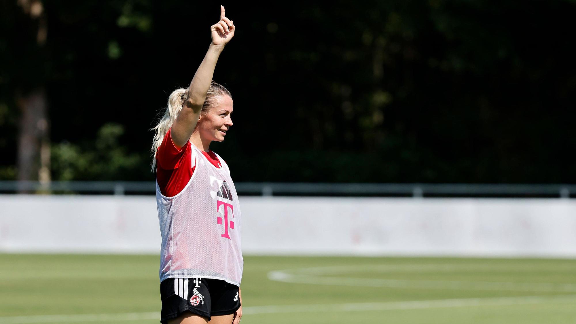 Fußballspielerin Sandra Maria Jessen Sturm beim Abschlusstraining am Geißbockheim vor dem Testspiel zwischen der 1. Frauen-Mannschaft des 1. FC Köln und dem Oud-Heverlee Leuven BEL. Köln, 14.08.2026 NRW Deutschland *** Soccer player Sandra Maria Jessen Sturm during the final training session at the Geißbockheim ahead of the friendly match between 1. FC Köln s Women s First Team and Oud Heverlee Leuven BEL Cologne, August 14, 2026, North Rhine-Westphalia, Germany Copyright: xChristophxHardtx