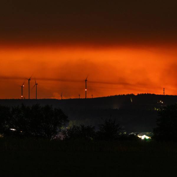 Der Waldbrand im Hohen Venn war in der Nacht auch von der Gemeinde Hürtgenwald aus zu sehen.