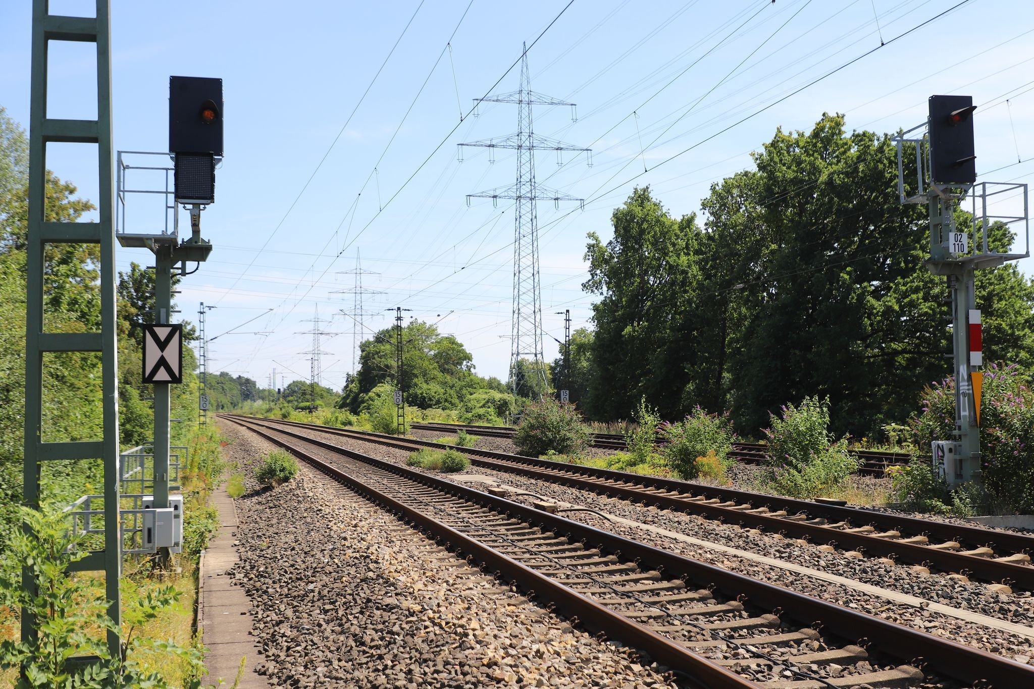 Wichtige Bahnstrecke zwischen Köln und Düsseldorf gesperrt
