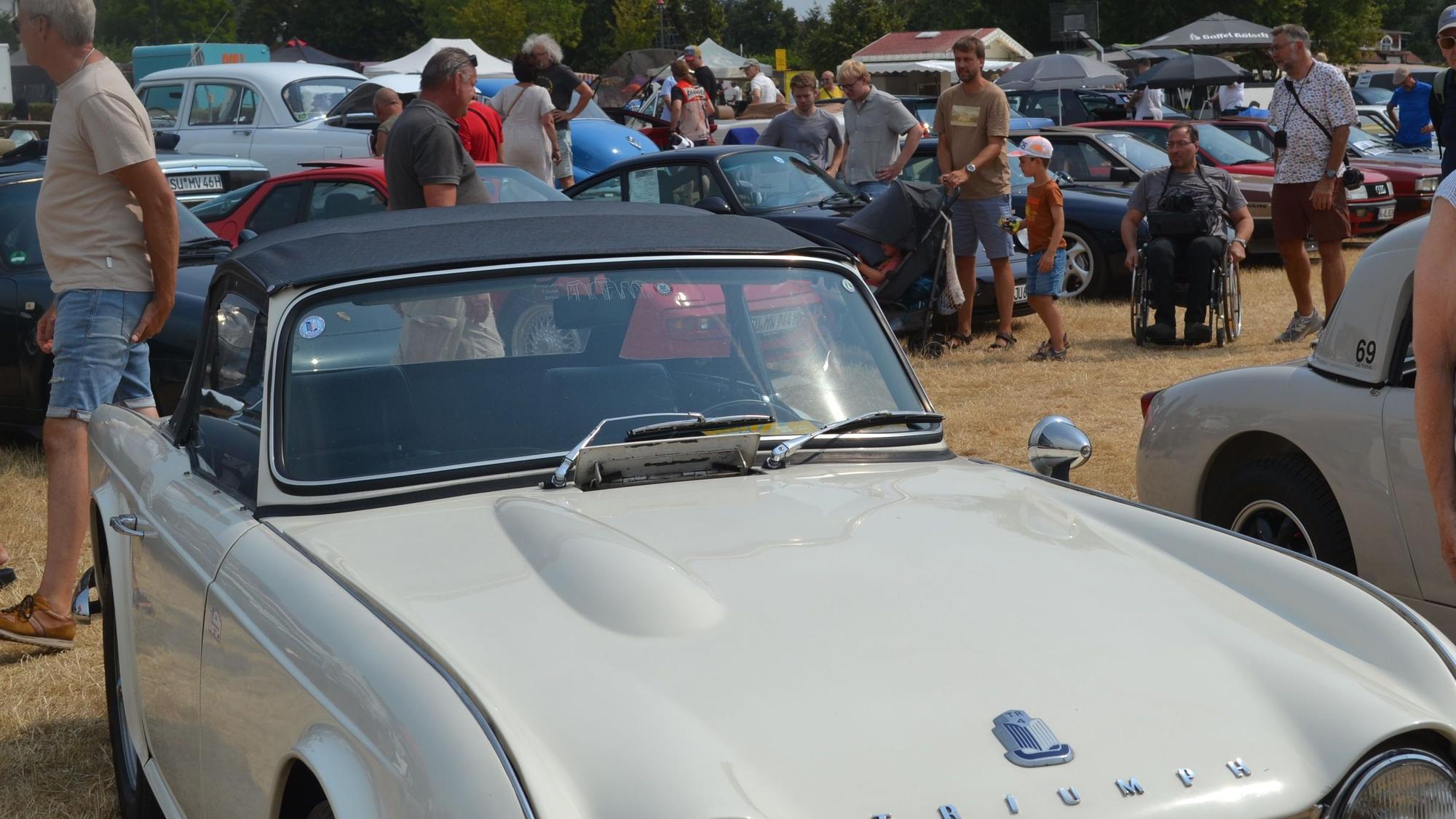 Classic Cars Ausstellung in Niederkassel-Mondorf.
