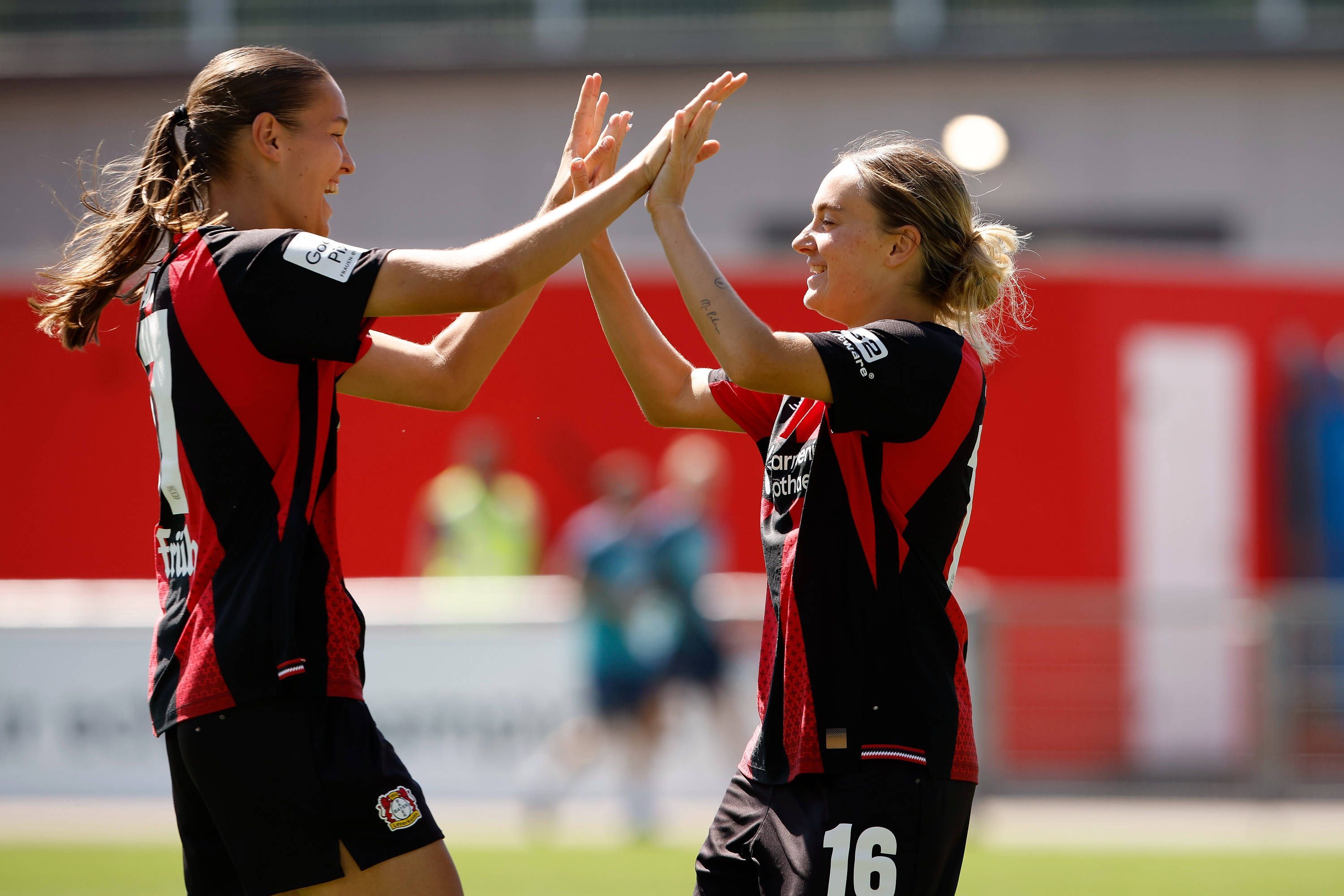 Fußball I Frauen I Testspiel I Bayer 04 Leverkusen - Feyenoord Rotterdam I 08.08.2026 Valentina Mädl 17, Bayer 04 Leverkusen und Sofie Zdebel 16, Bayer 04 Leverkusen Jubeln zusammen nach einem Tor und freuen sich. Leverkusen Ulrich-Haberland-Stadion Niedersachsen Deutschland *** Soccer I Women I Friendly Match I Bayer 04 Leverkusen vs. Feyenoord Rotterdam I August 8, 2026 Valentina Mädl, 17, Bayer 04 Leverkusen and Sofie Zdebel, 16, Bayer 04 Leverkusen, celebrate together after a goal and are happy at the Ulrich Haberland Stadium in Leverkusen, Lower Saxony, Germany Copyright: xLobeca/CedricxSiefkerx