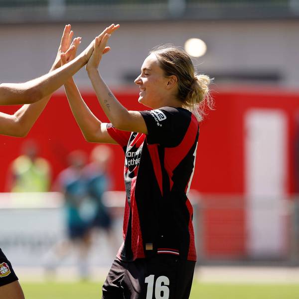 Fußball I Frauen I Testspiel I Bayer 04 Leverkusen - Feyenoord Rotterdam I 08.08.2026 Valentina Mädl 17, Bayer 04 Leverkusen und Sofie Zdebel 16, Bayer 04 Leverkusen Jubeln zusammen nach einem Tor und freuen sich. Leverkusen Ulrich-Haberland-Stadion Niedersachsen Deutschland *** Soccer I Women I Friendly Match I Bayer 04 Leverkusen vs. Feyenoord Rotterdam I August 8, 2026 Valentina Mädl, 17, Bayer 04 Leverkusen and Sofie Zdebel, 16, Bayer 04 Leverkusen, celebrate together after a goal and are happy at the Ulrich Haberland Stadium in Leverkusen, Lower Saxony, Germany Copyright: xLobeca/CedricxSiefkerx