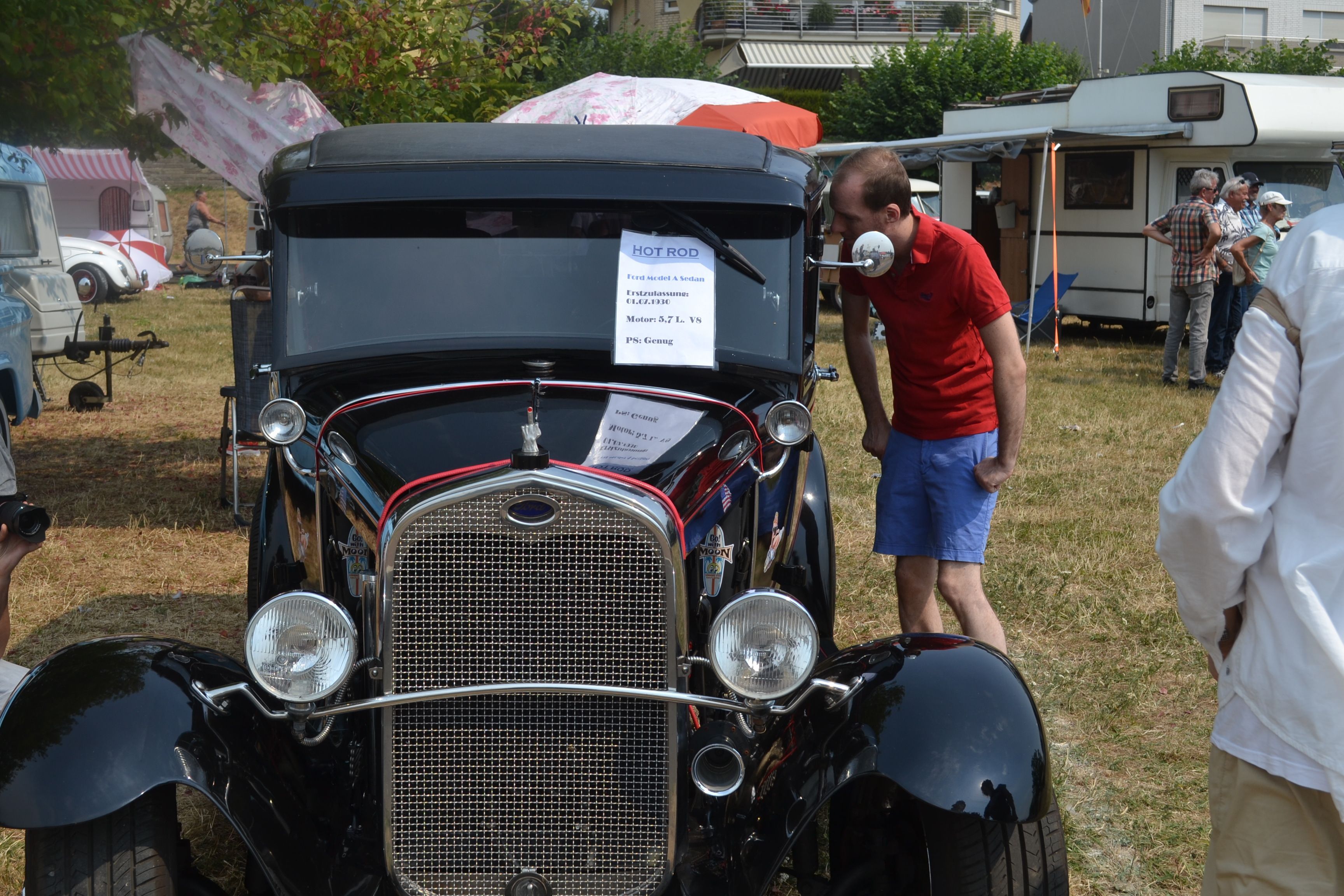 Hingucker waren vor allem die „Hot Rods“, aufgemotzte US-Fahrzeuge aus den 1920er-Jahren