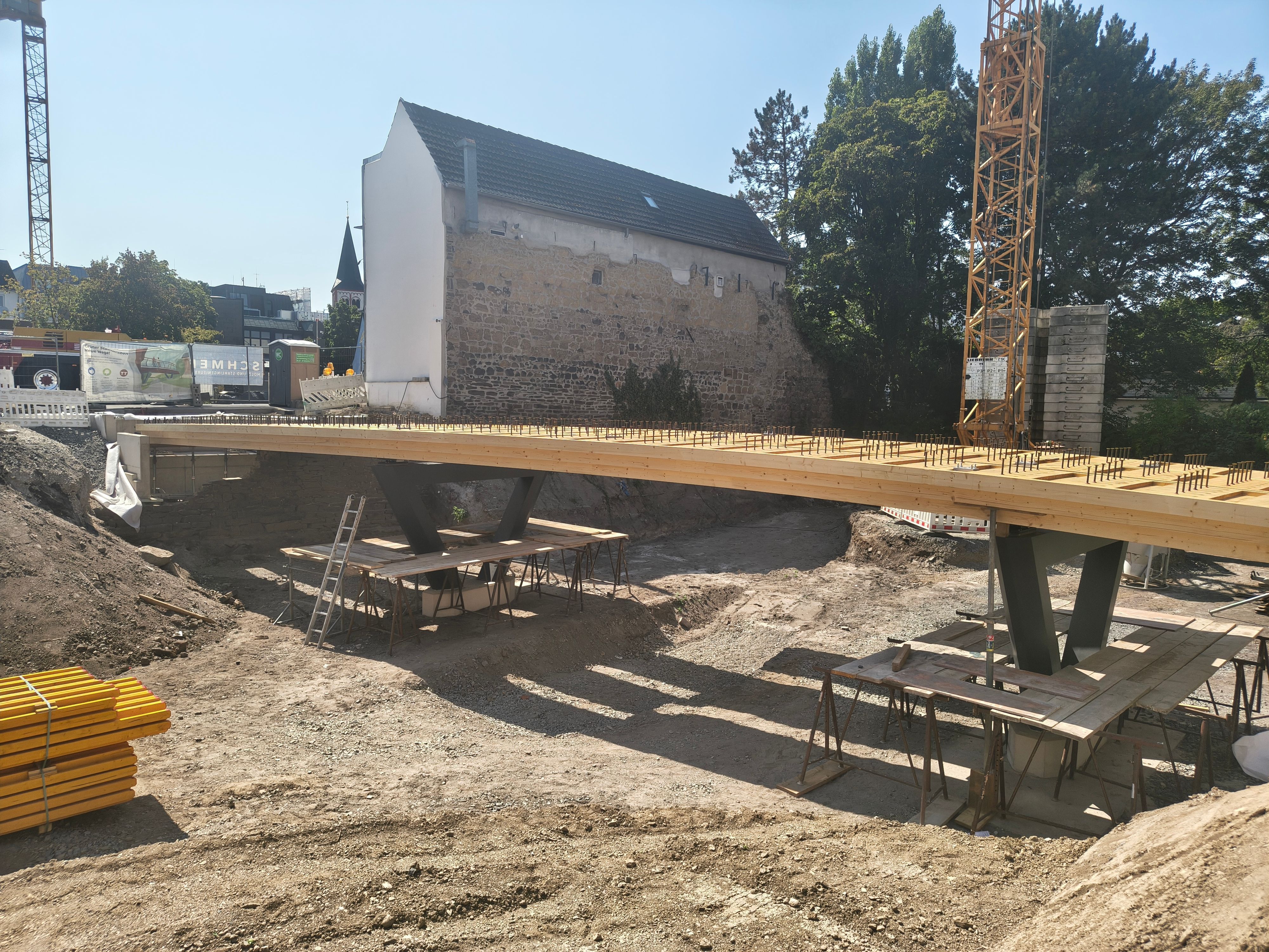 Die Brücke zwischen Burggasse und Kaiserstraße am Sonntagmittag.