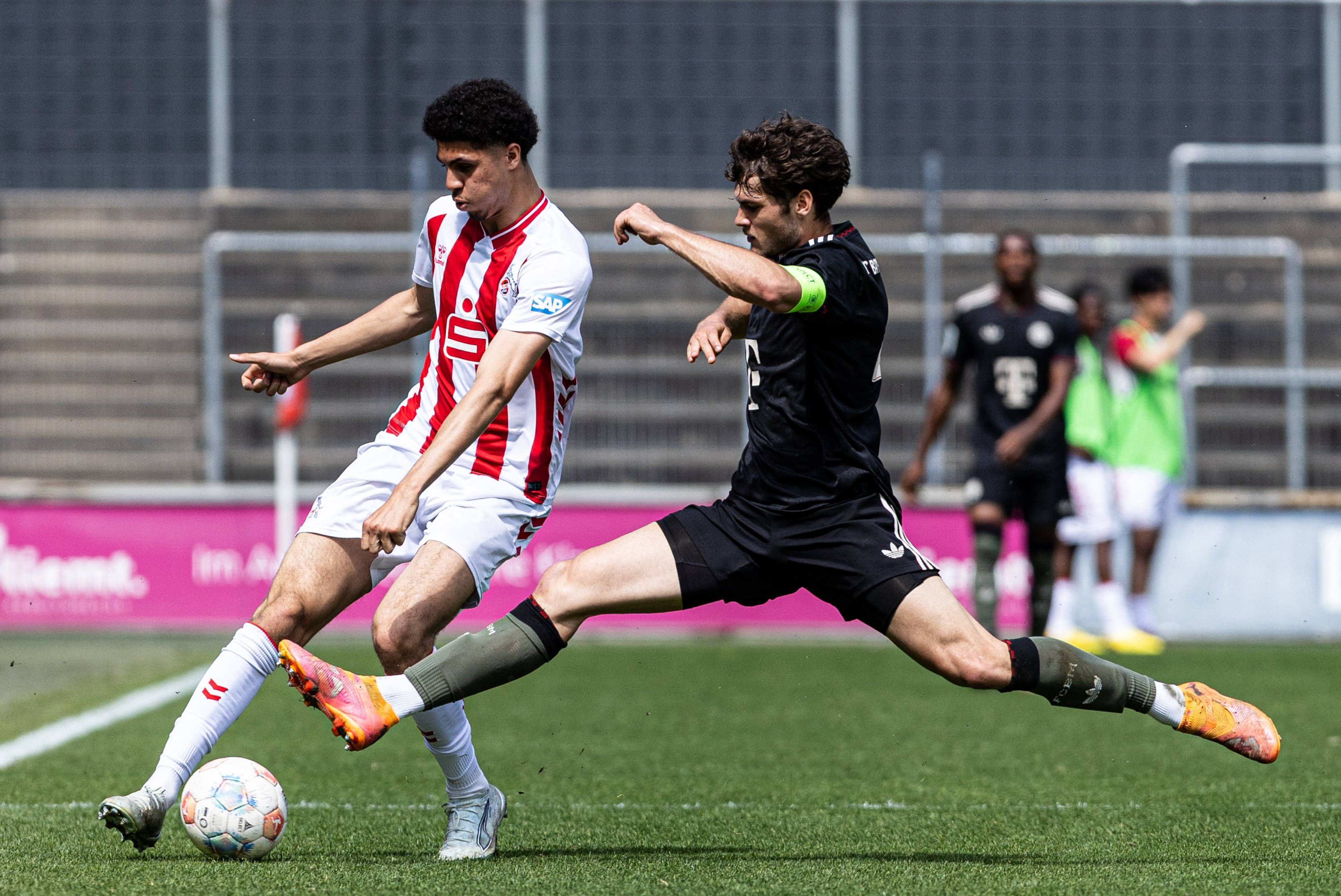 A-Junioren Bundesliga U19 Achtelfinale: 1. FC Köln U19 - FC Bayern München U19 02.05.2026 Kevin Chidera Ekweribe 1. FC Köln U19, 18, Luis Schäfer FC Bayern München U19, 4 A-Junioren Bundesliga U19 Achtelfinale: 1. FC Köln U19 - FC Bayern München U19 Franz-Kremer-Stadion, Köln 02.05.2026 DFL egulations prohibit any use of photographs as image sequences and/or quasi video. *** A Junioren Bundesliga U19 Achtelfinale 1 FC Köln U19 FC Bayern München U19 02 05 2026 Kevin Chidera Ekweribe 1 FC Köln U19, 18 , Luis Schäfer FC Bayern München U19, 4 A Junioren Bundesliga U19 Achtelfinale 1 FC Köln U19 FC Bayern München U19 Franz Kremer Stadion, Köln 02 05 2026 DFL egulations prohibit any use of photographs as image sequences and or quasi video Copyright: xBEAUTIFULxSPORTS/Buriakovx