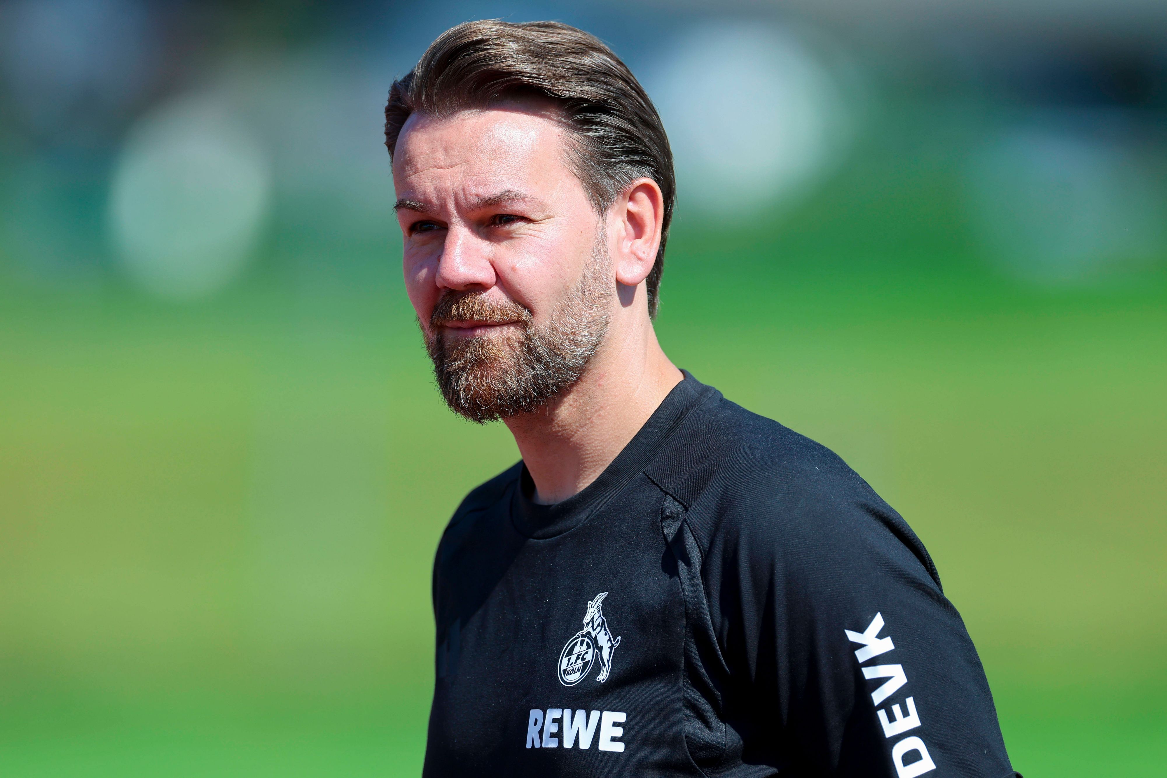 Geschäftsführer Thomas Kessler 1. FC Köln schaut, Tag 6, Trainingslager 1. FC Köln, Koasastadion am 29. July 2026 in St. Johann in Tirol, Österreich. Foto von Marco Steinbrenner/DeFodi Images Geschäftsführer Sport Thomas Kessler 1. FC Köln looks on, Tag 6, Trainingslager 1. FC Köln, Koasastadion, July 29, 2026 in St. Johann in Tirol, Austria. Photo by Marco Steinbrenner/DeFodi Images - *** Thomas Kessler, Managing Director of Sports for 1. FC Köln, looks on, Day 6, 1. FC Köln training camp, Koasa Stadium on July 29, 2026, in St. Johann in Tirol, Austria. Photo by Marco Steinbrenner, DeFodi Images. Thomas Kessler, Sporting Director of 1. FC Köln, looks on, Day 6, 1. FC Köln training camp, Koasa Stadium, July 29, 2026, at the Koasa Stadium in St. Johann in Tirol, Austria. Photo by Marco Steinbrenner, DeFodi Images