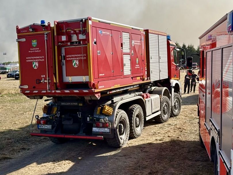 Die Feuerwehr Bergisch Gladbach im Einsatz in Hürtgenwald im Kreis Düren