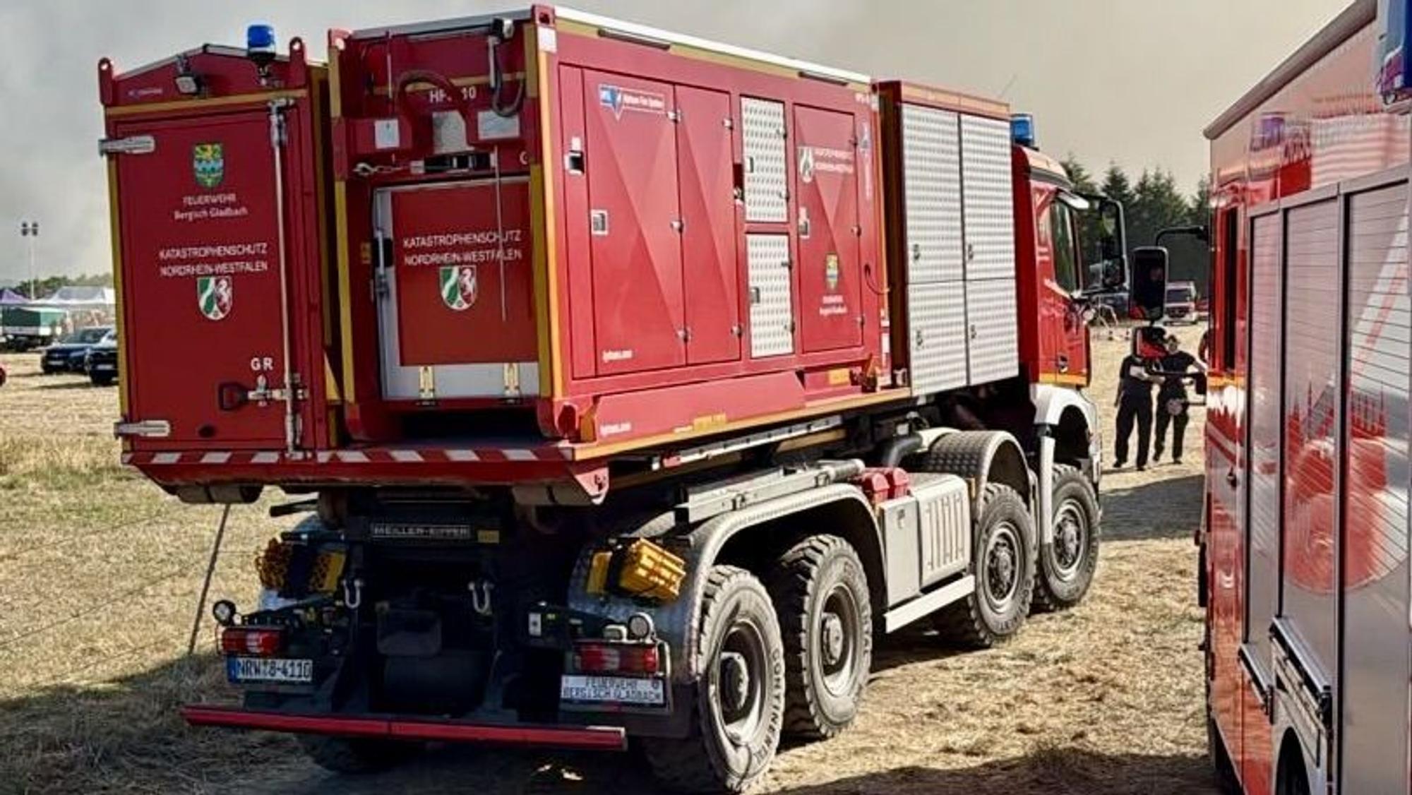 Die Feuerwehr Bergisch Gladbach im Einsatz in Hürtgenwald im Kreis Düren