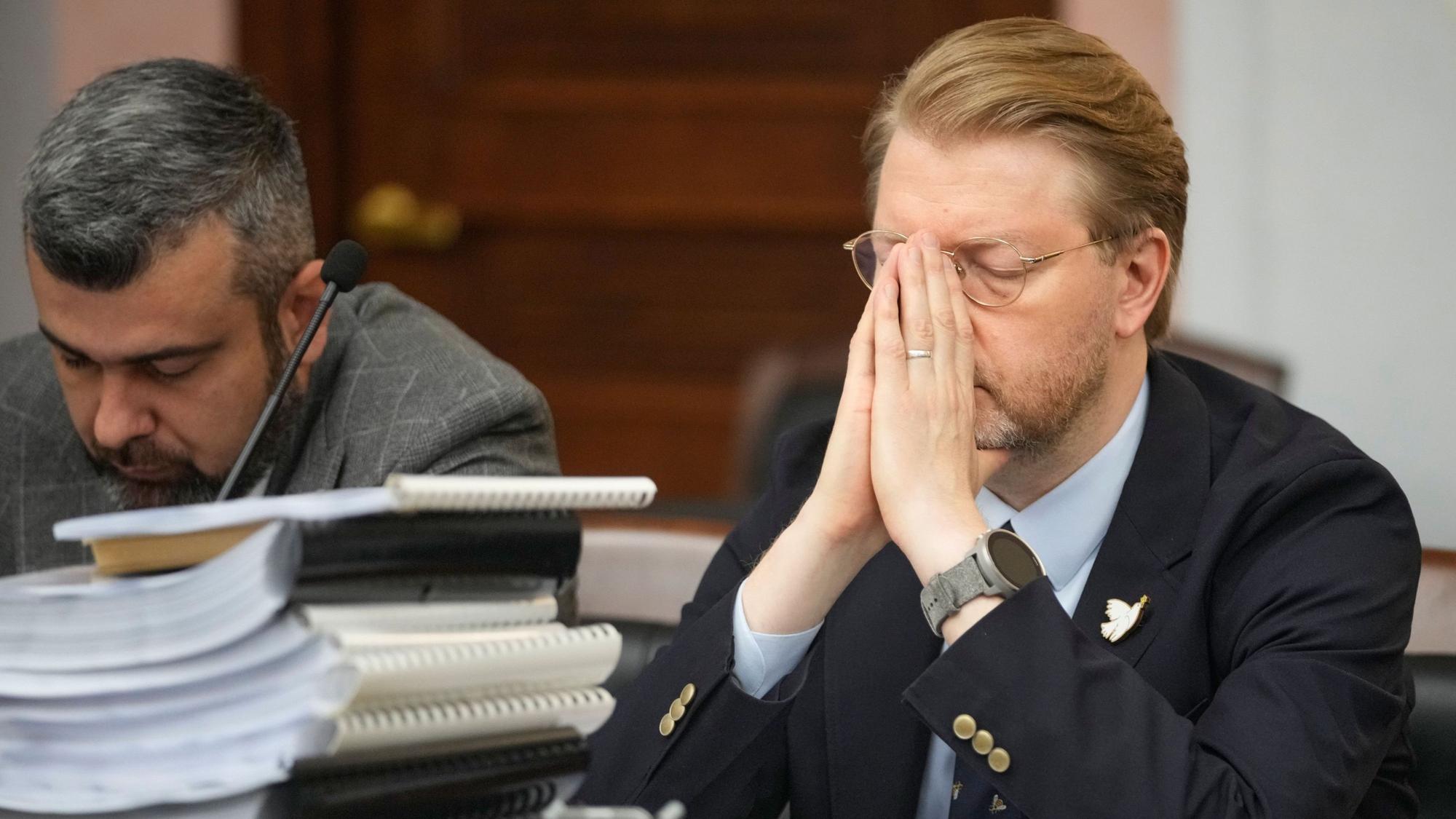 Nikolai Rybakow, Vorsitzender der Anti-Kriegs-Partei Jabloko, vor dem Obersten Gerichtshof Russlands.