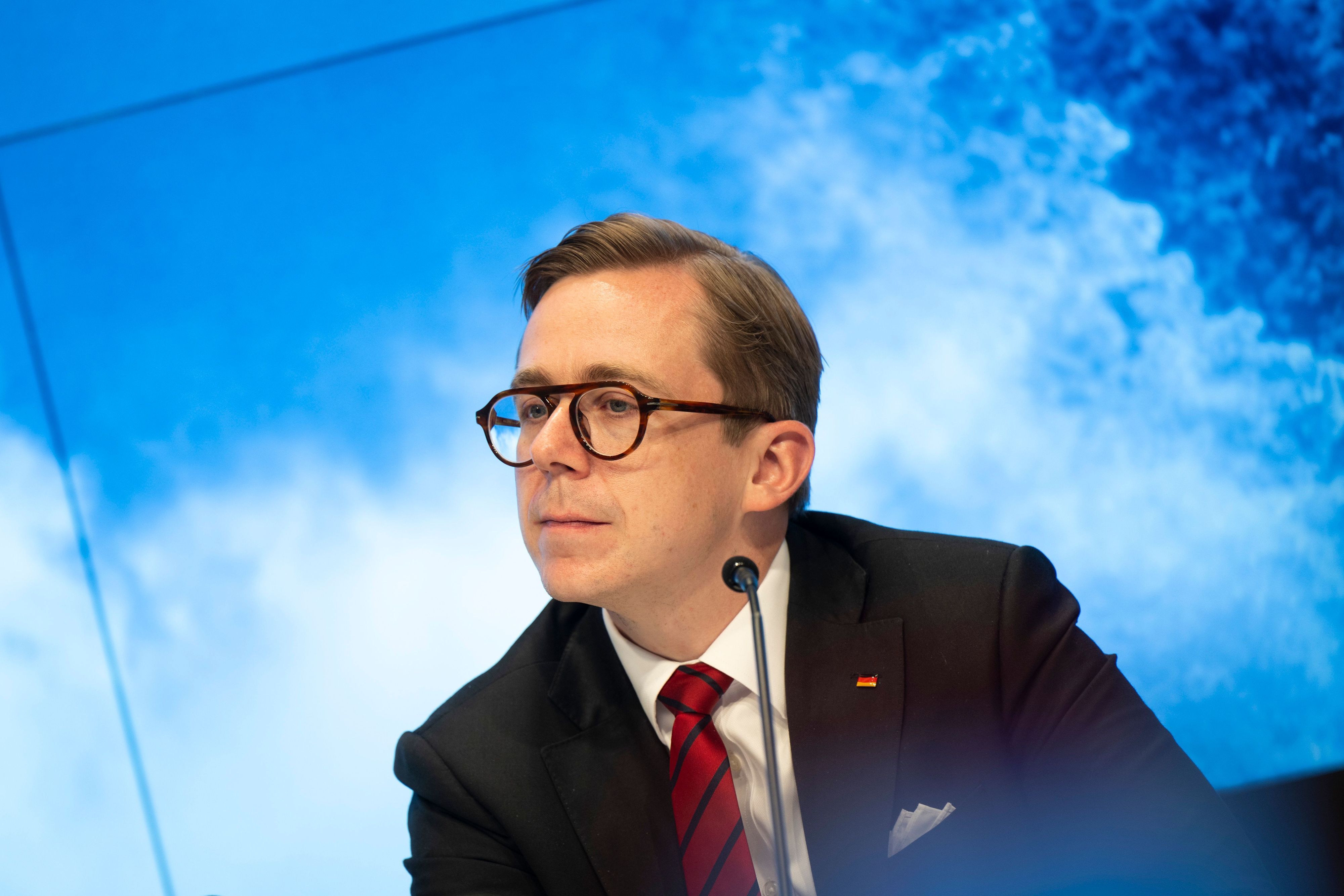 Philipp Amthor (CDU), Parlamentarischer Staatssekretär im Bundesministerium für Digitales und Staatsmodernisierung, stellt sich gegen die Pläne der SPD.