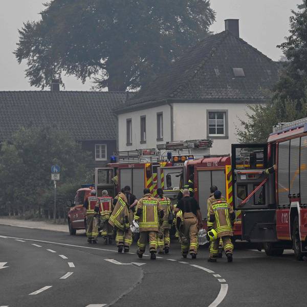 Feuerwehrkräfte in Monschau.