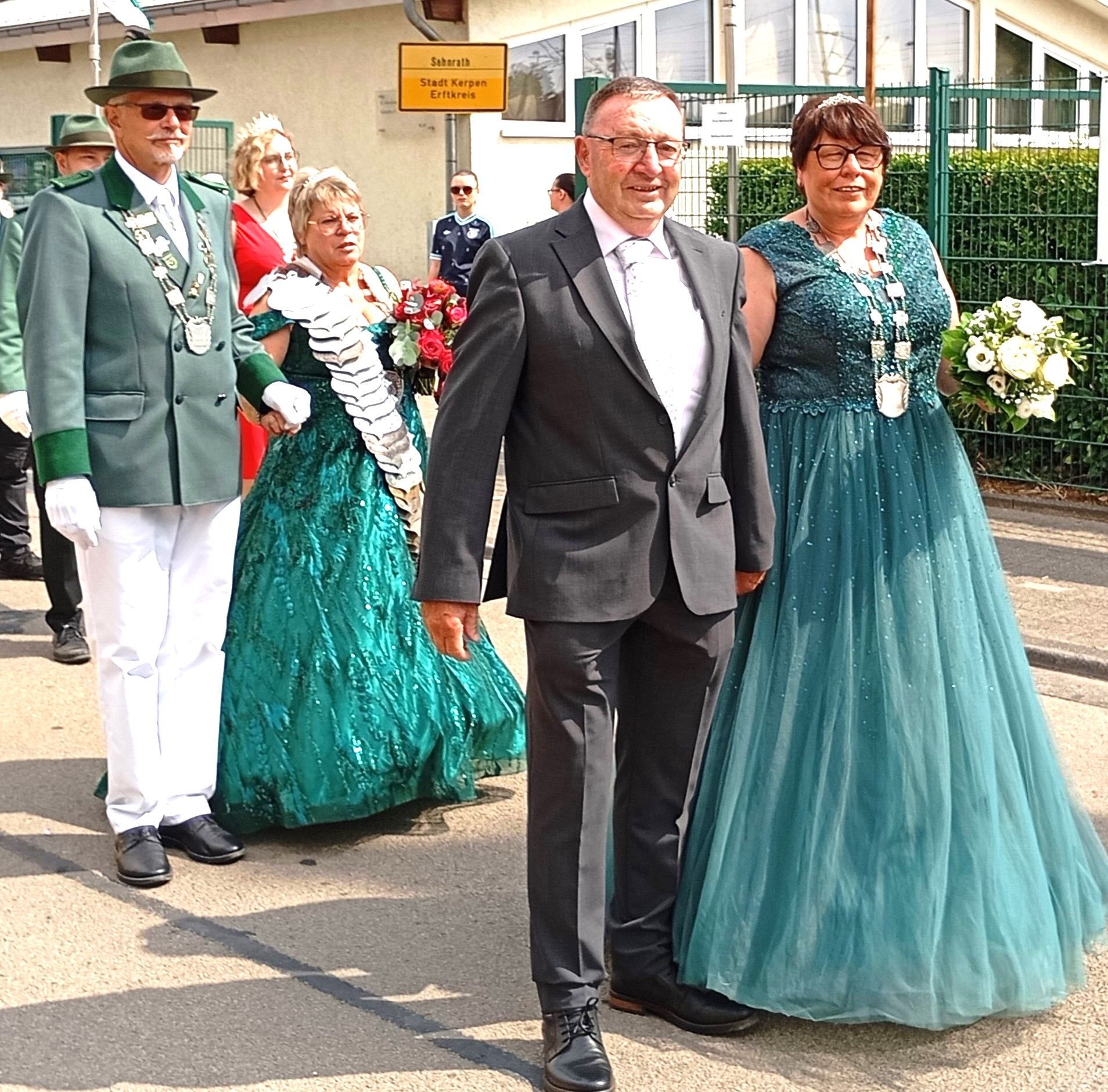 Das Foto zeigt Schützenmajestäten.
