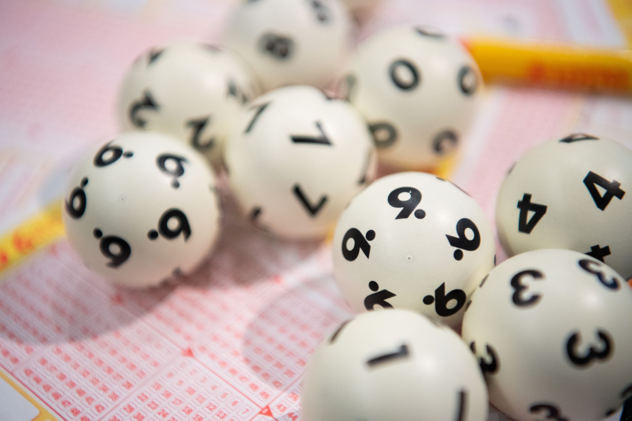 Nach Monaten ohne Hauptgewinn ist der Lotto-Jackpot nun geknackt worden. (Symbolbild)