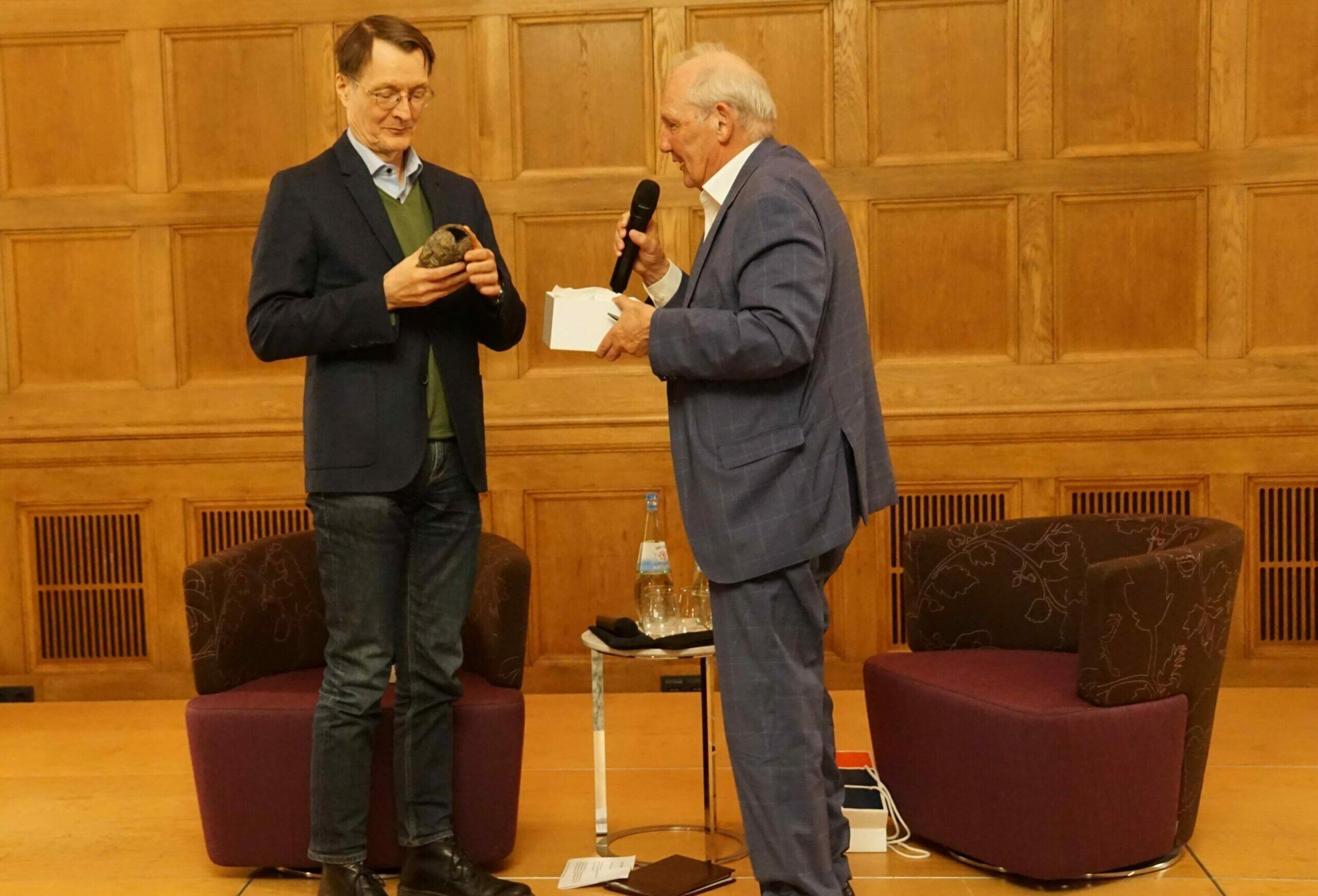 Karl Lauterbach bei der Kasino-Gesellschaft mit Vorstandsmitglied Peter Wilhelmi