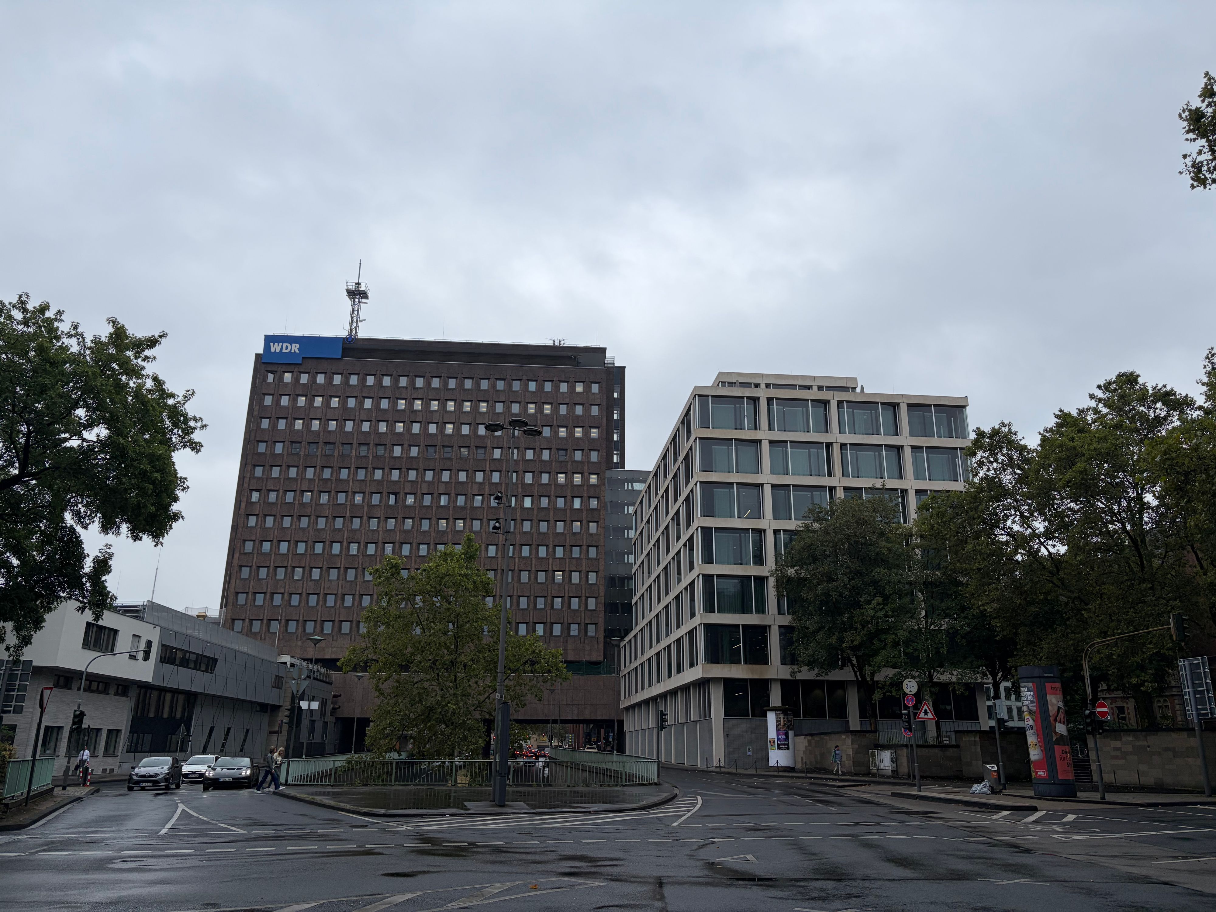 Nach acht Jahren Sanierung sind die ersten WDR-Mitarbeiterinnen und -Mitarbeiter eingezogen.