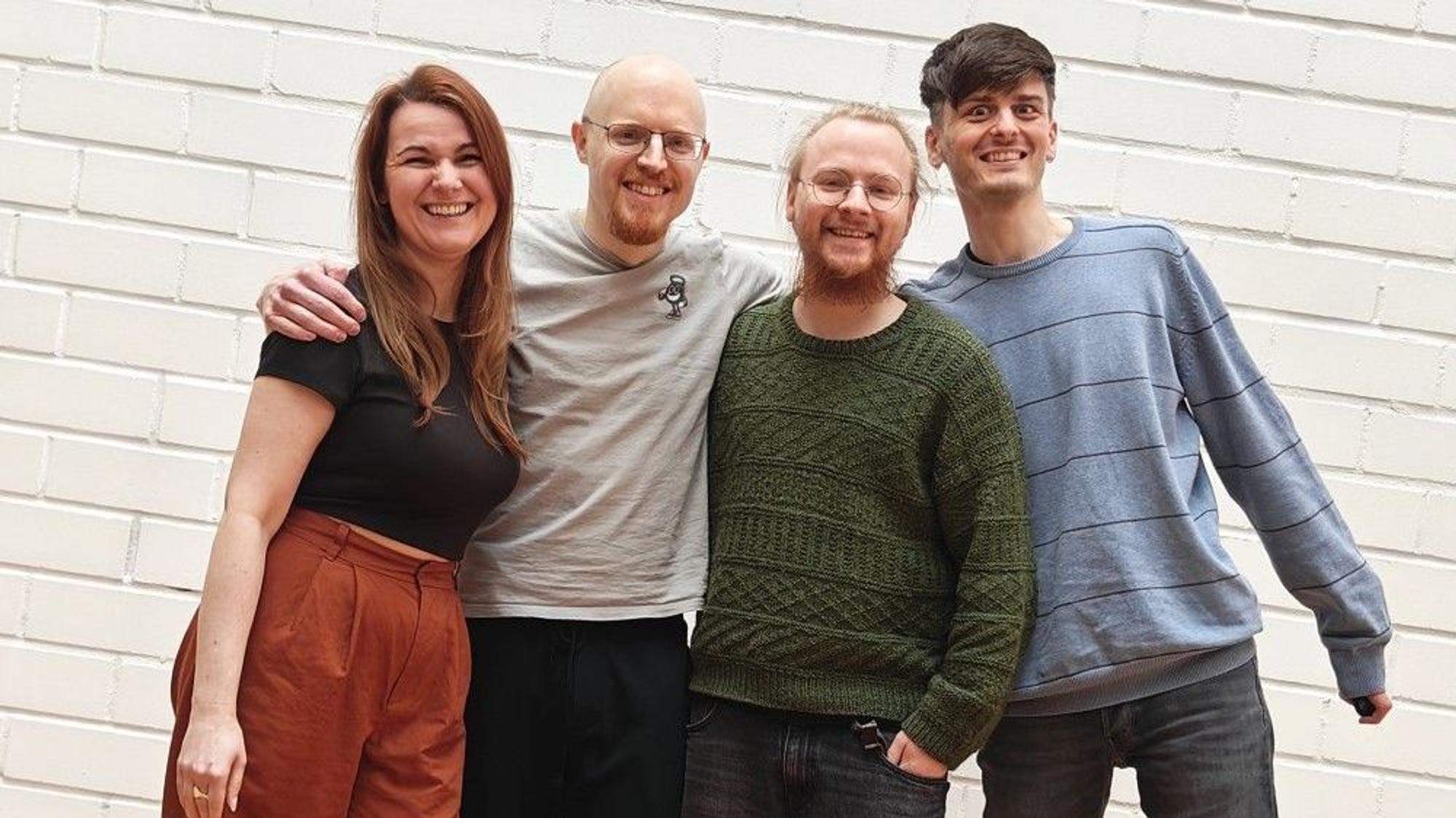 Das Kölner Indie-Studio Quad Head hat das Videospiel Pratfall 2026 auf den Markt gebracht. Zum Team gehören: Christiane Ebrecht-Hepke, Tim Schroeder, Robert Schneider und Michael Koloch (v.l.)
