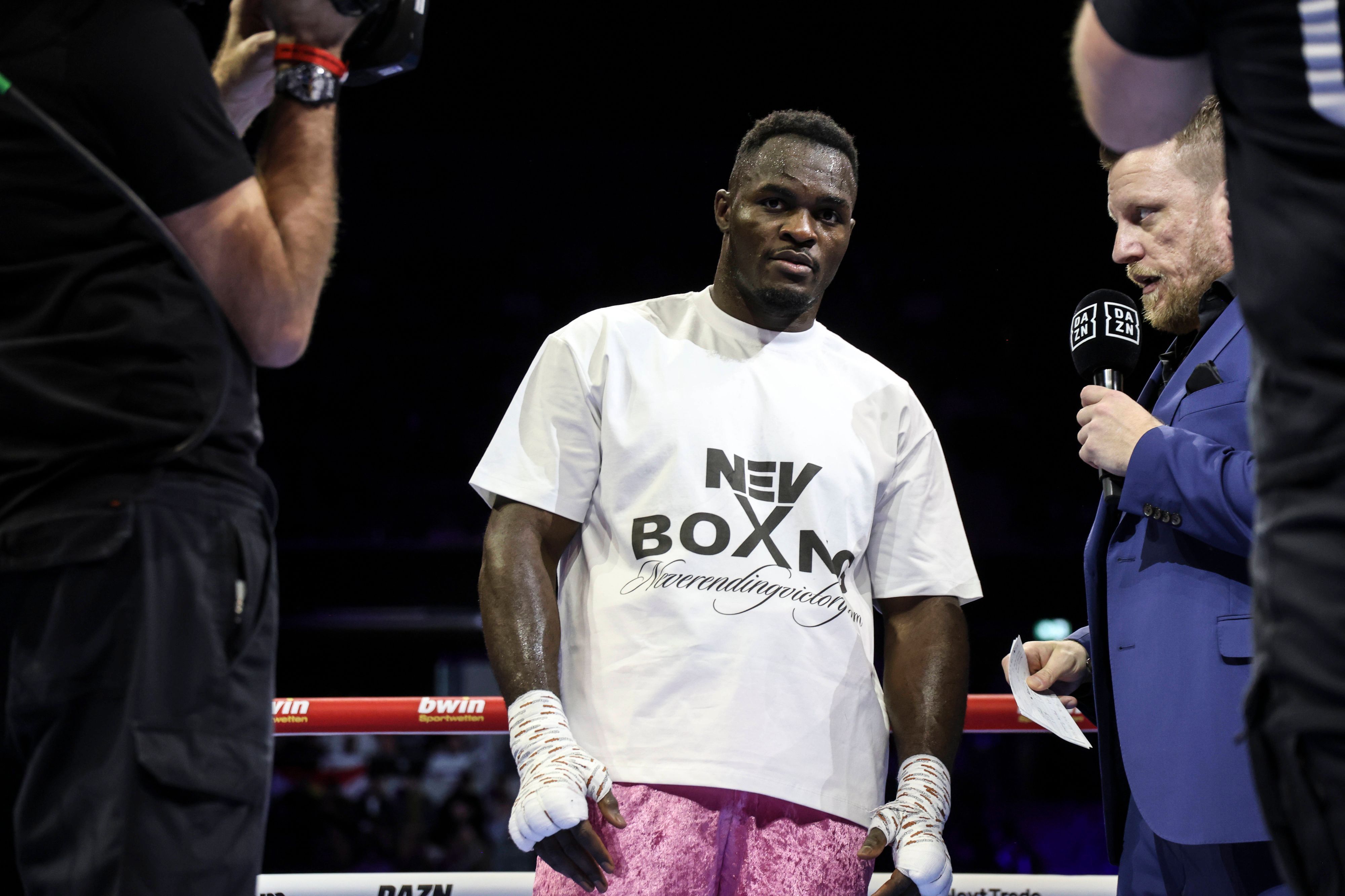 Boxen: The Homecoming, Schwergewicht, Oberhausen, 10.01.2026 Nelvie Tiafack GER - Piotr Cwik POL *** Boxing The Homecoming, Heavyweight, Oberhausen, 10 01 2026 Nelvie Tiafack GER Piotr Cwik POL