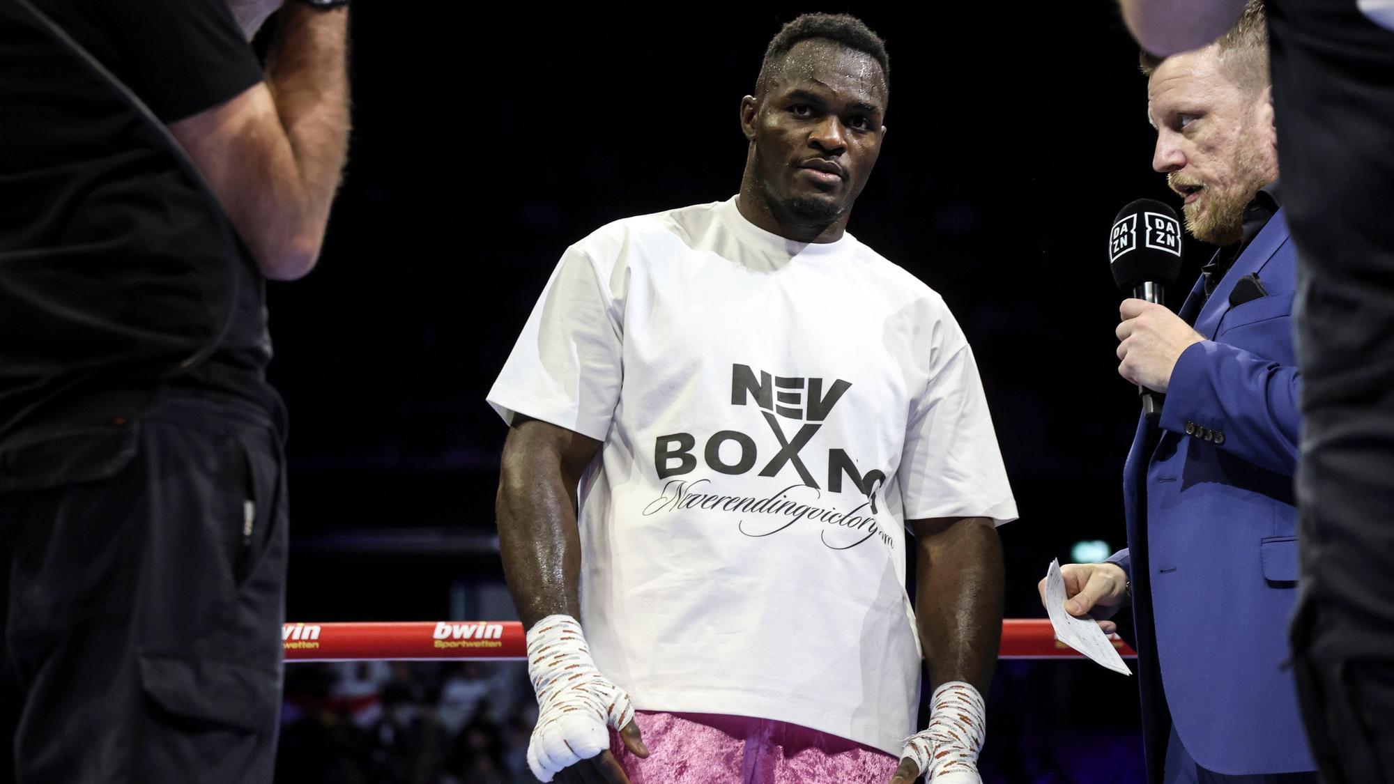 Boxen: The Homecoming, Schwergewicht, Oberhausen, 10.01.2026 Nelvie Tiafack GER - Piotr Cwik POL *** Boxing The Homecoming, Heavyweight, Oberhausen, 10 01 2026 Nelvie Tiafack GER Piotr Cwik POL