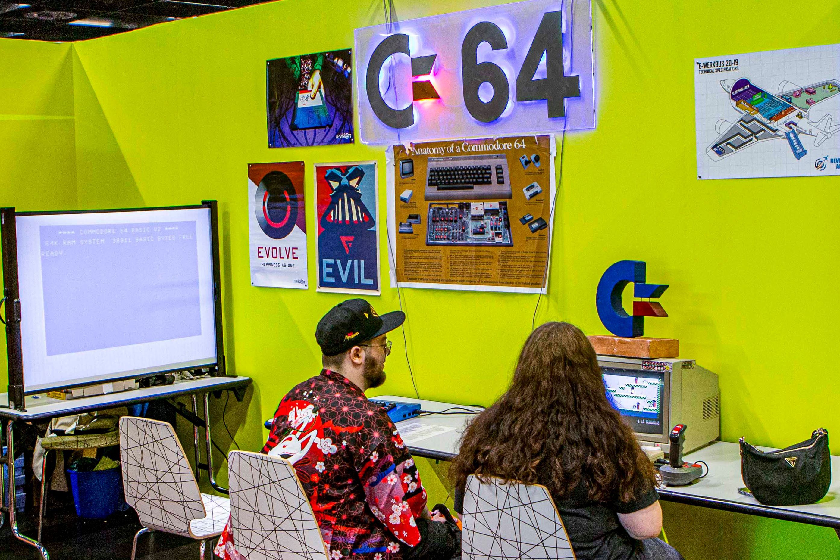 Abteilung für Retro- und Vintage-Spiele auf der Computerspielemesse Gamescom 2023.