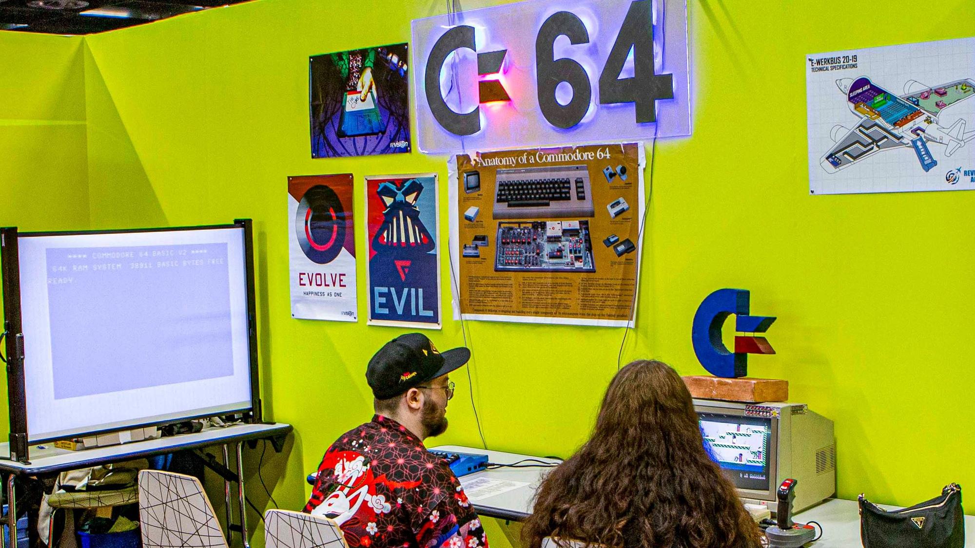 Abteilung für Retro- und Vintage-Spiele auf der Computerspielemesse Gamescom 2023.
