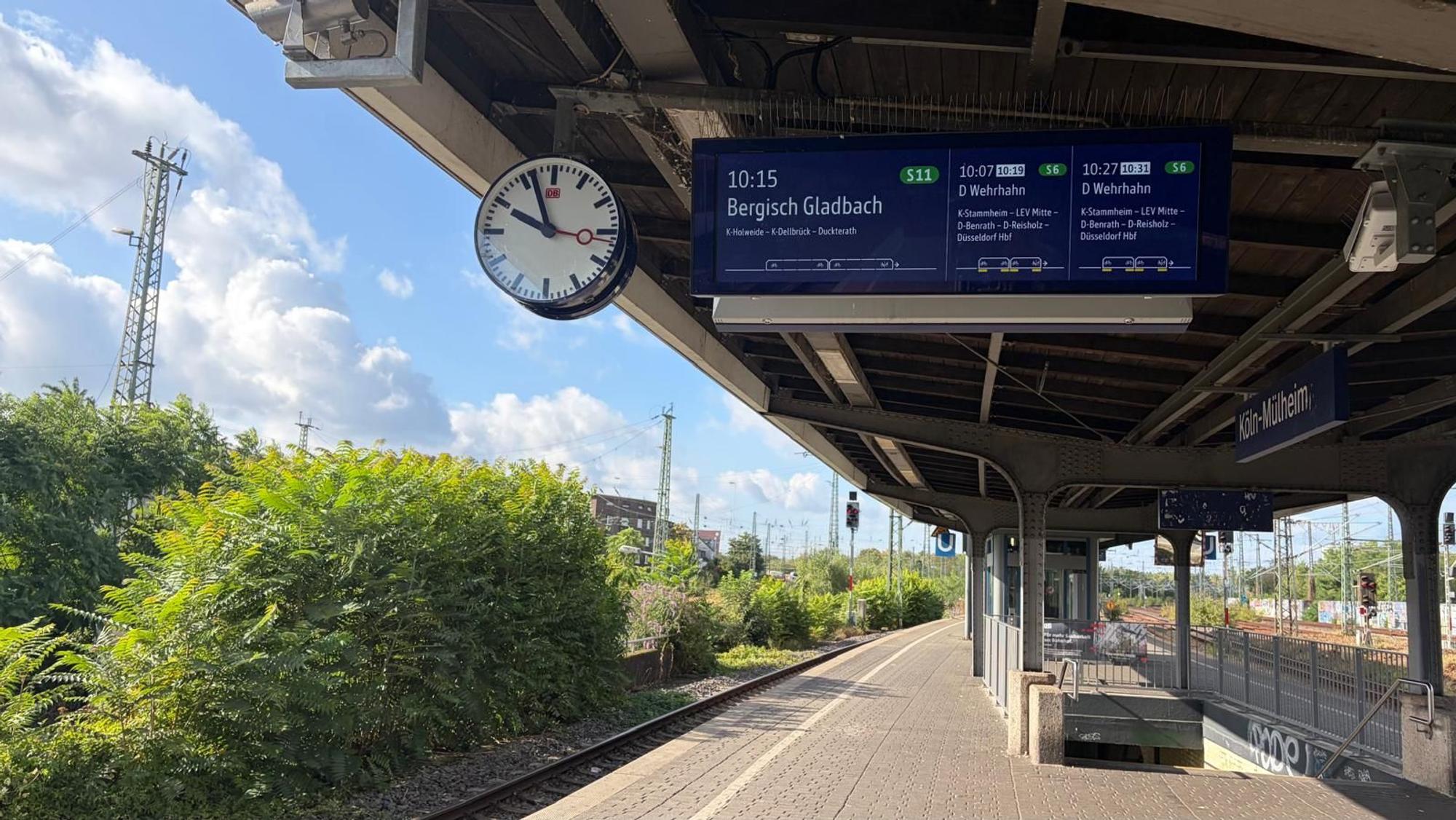 Am Bahnhof Köln-Mülheim endet die S6 ab Freitag vorerst: Die Strecke nach Düsseldorf ist für zwei Wochen gesperrt.