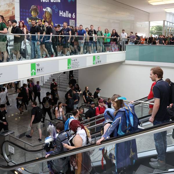 Besucher bei der Computerspielemesse Gamescom in Köln.