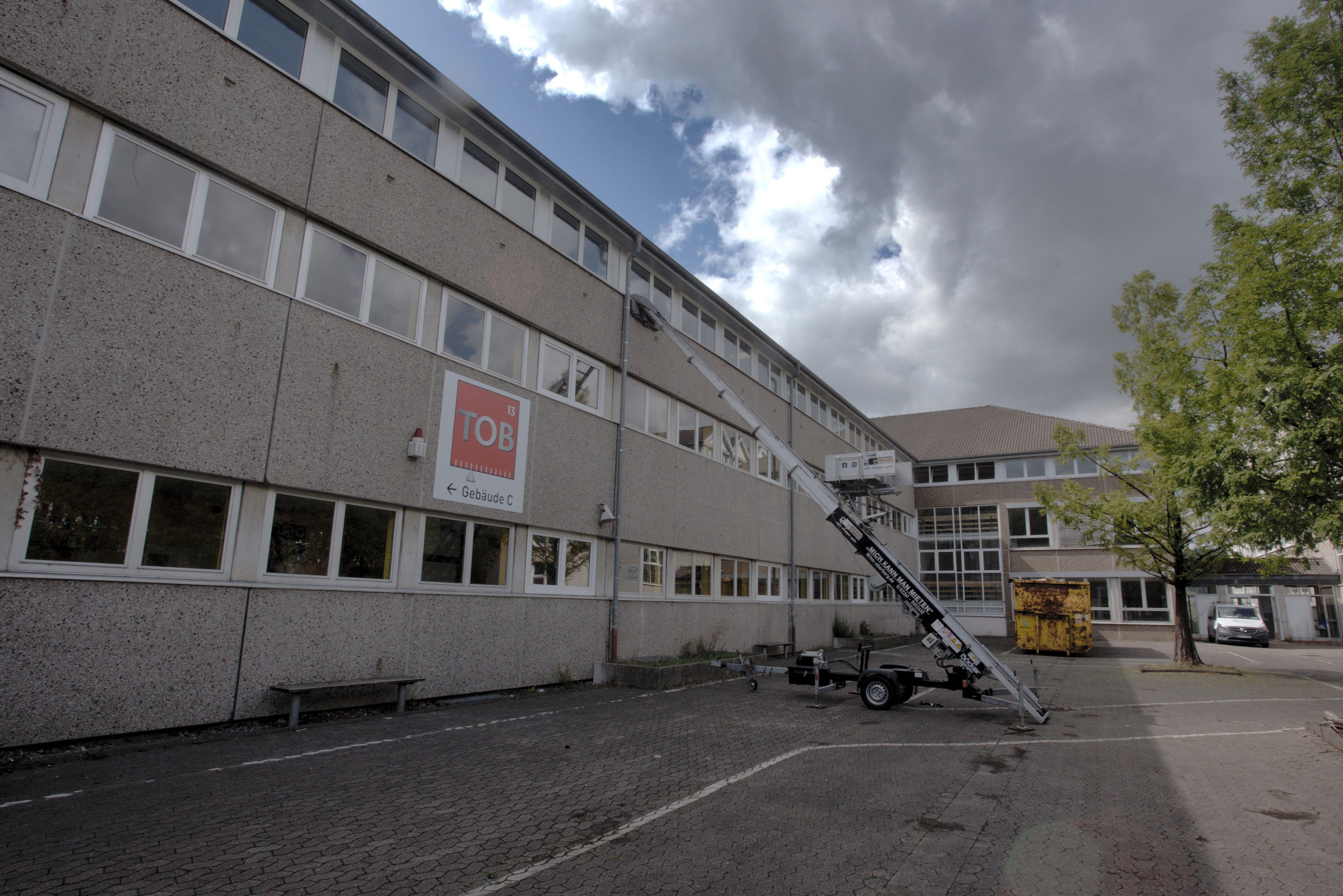 DAs Gebäude C von außen.