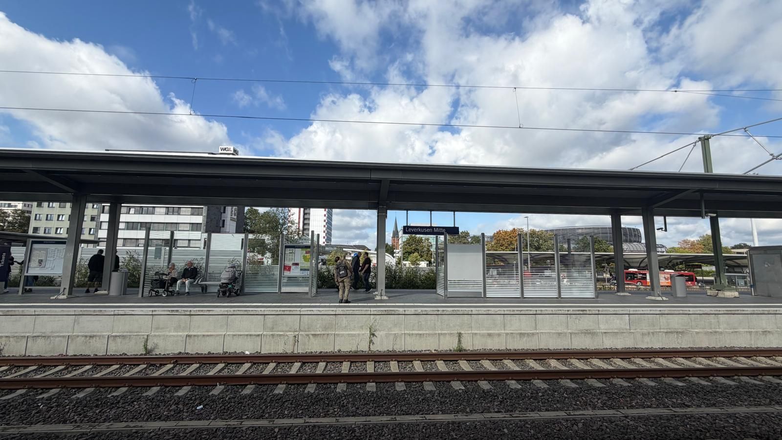 Während der Sperrungen entfallen in Leverkusen Mitte mehrere Zugverbindungen.