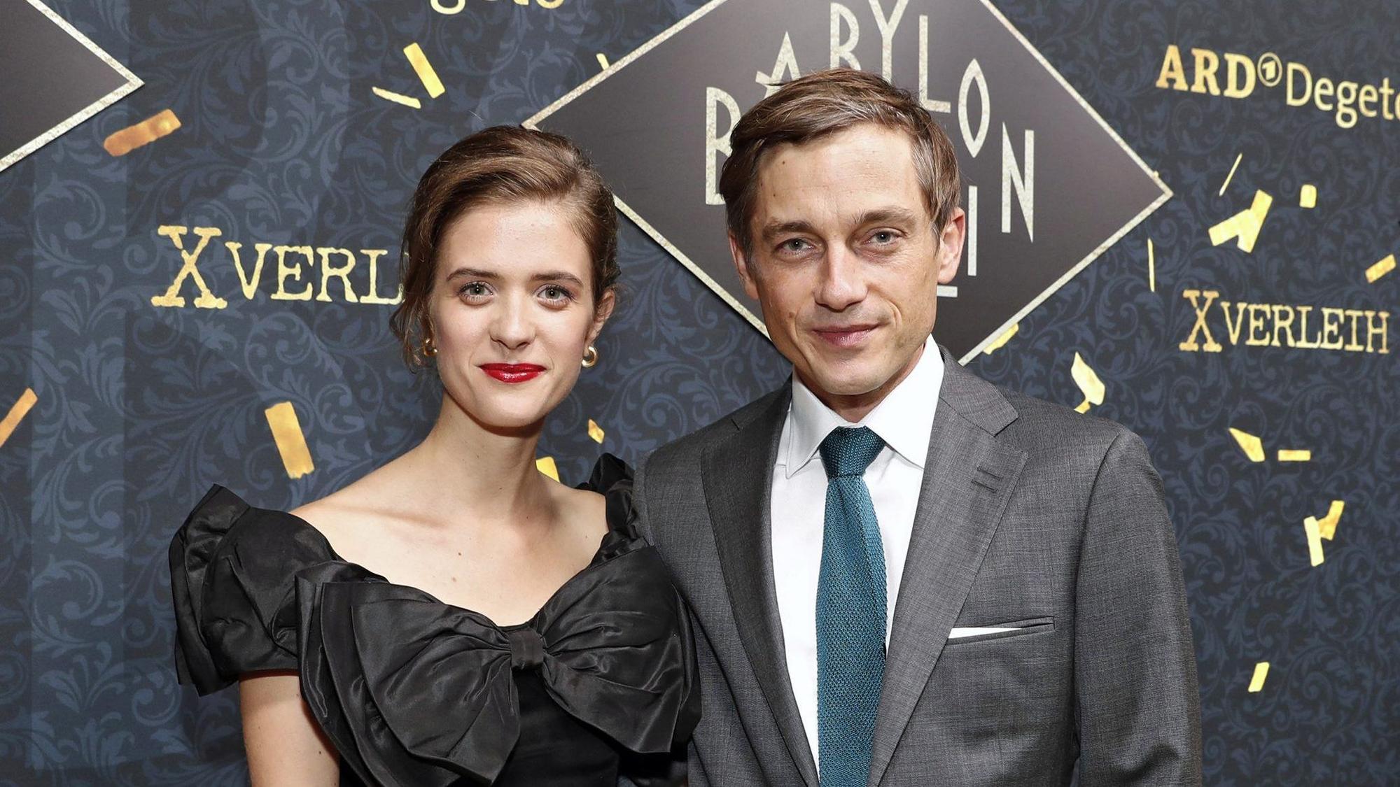 Die Babylon-Berlin-Schauspieler Liv Lisa Fries und Volker Bruch im Jahr 2018.