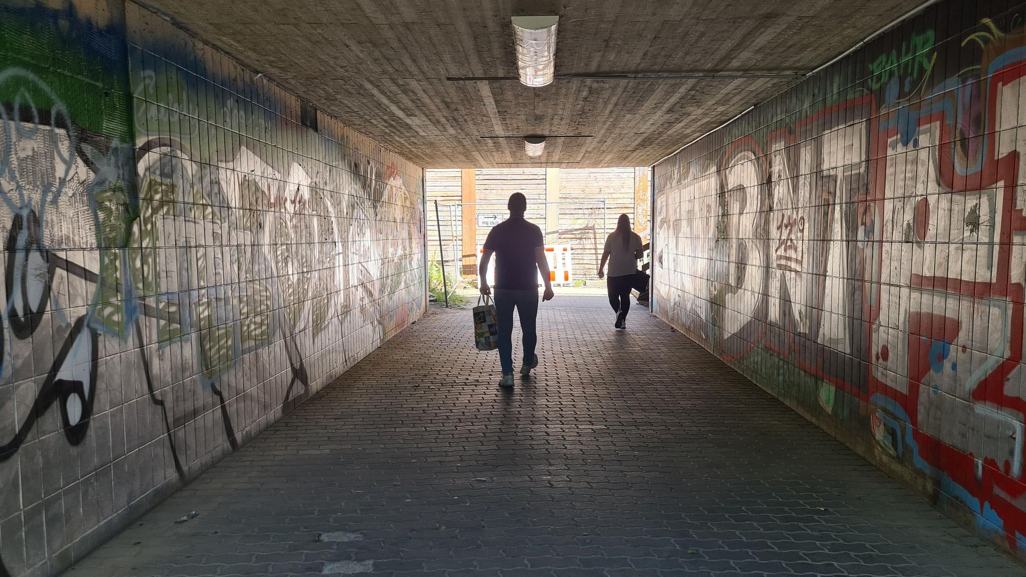 Vom Bahnhof in Bergheim ging die 13-Jährige mit einem jungen Mann mit.