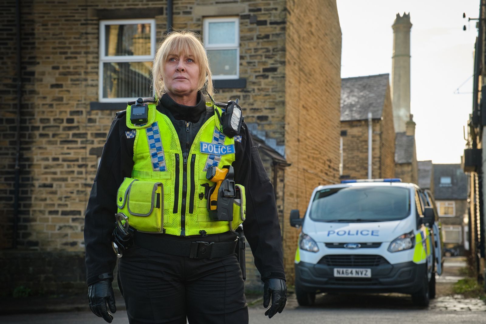 Catherine Cawood (Sarah Lancashire) steht kurz vor der Rente, doch ein Mordfall und die Machenschaften eines alten Bekannten verlangen ihr noch einmal alles ab. (Bild: Polyband/Lookout Point/Matt Squire)
