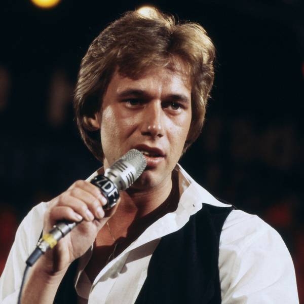 Roland Kaiser singt.