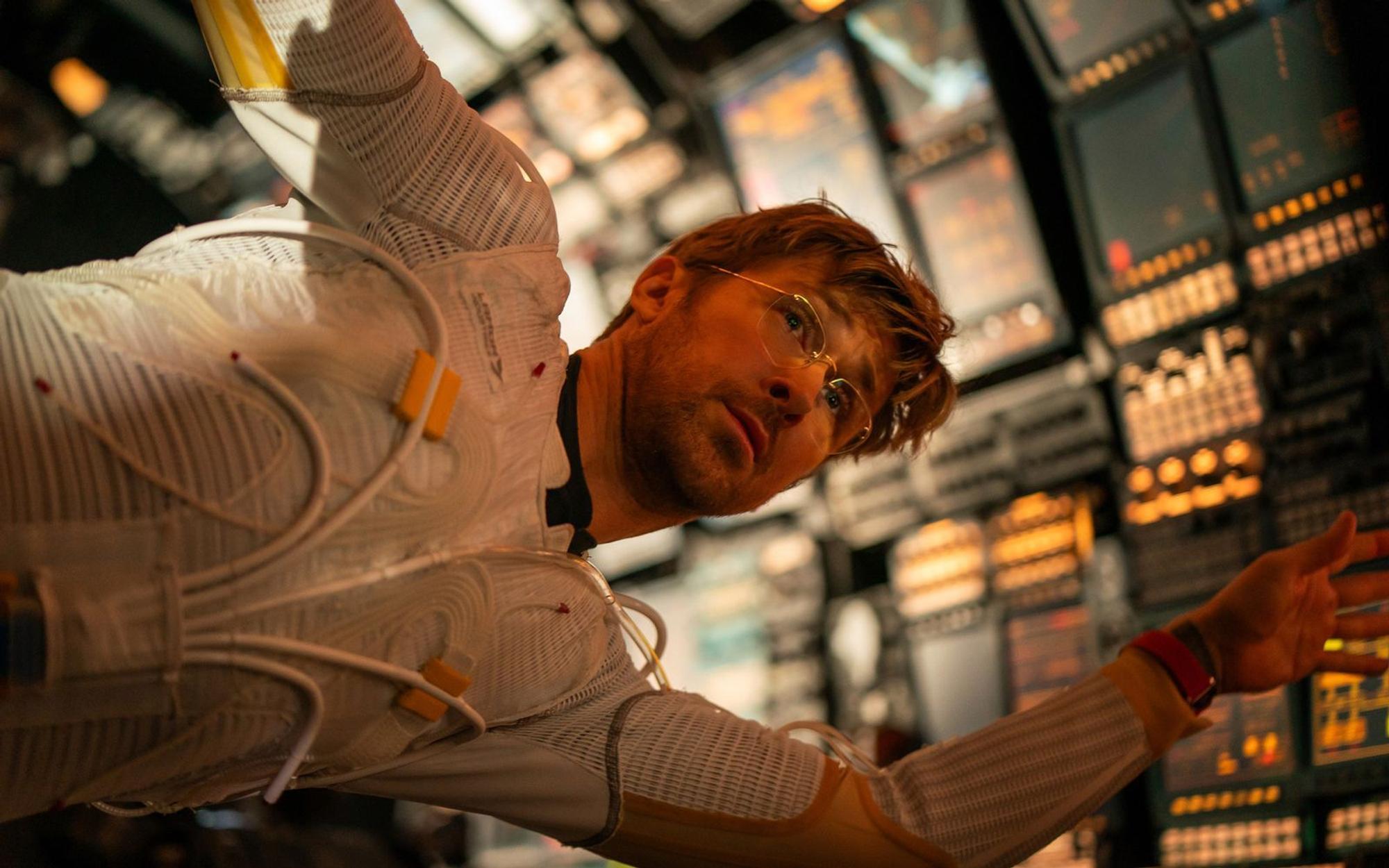 Ryan Gosling begibt sich in „Der Astronaut - Project Hail Mary“ auf eine abenteuerliche Weltraum-Mission. (Bild: 2026 Amazon Content Services LLC/Jonathan Olley/Plaion Pictures)
