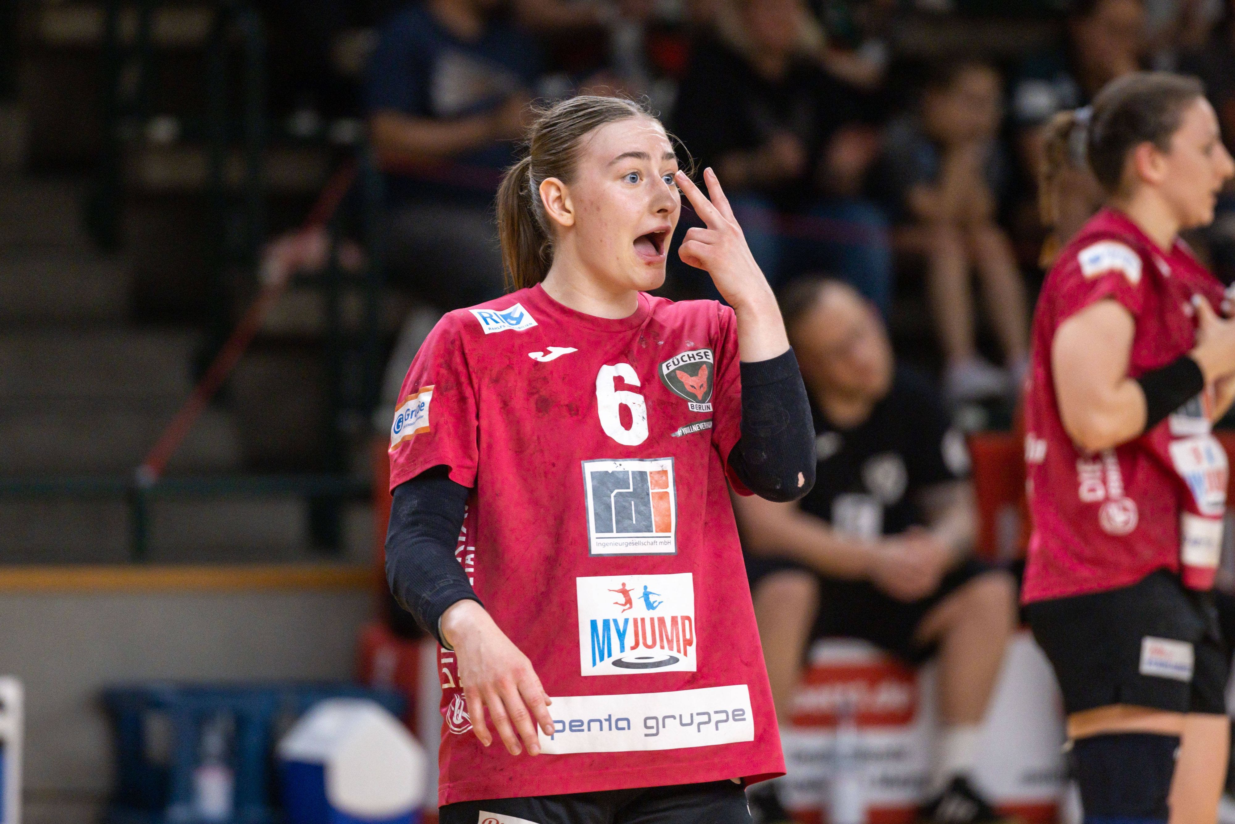 Lara-Sophie Fichtner Fuechse Berlin 06 GER, Fuechse Berlin vs. HL Buchholz 08-Rosengarten, 2. Handball-Bundesliga Frauen, HBF, 27. Spieltag, Spielzeit 2023/2024, 05.04.2024 GER, Fuechse Berlin vs. HL Buchholz 08-Rosengarten, 2. Handball-Bundesliga Frauen, HBF, 27. Spieltag, Spielzeit 2023/2024, 05.04.2024 Berlin *** Lara Sophie Fichtner Fuechse Berlin 06 GER, Fuechse Berlin vs HL Buchholz 08 Rosengarten, 2 Handball Bundesliga Women , HBF, Matchday 27, Season 2023 2024, 05 04 2024 GER, Fuechse Berlin vs HL Buchholz 08 Rosengarten, 2 Handball Bundesliga Women , HBF, Matchday 27, Season 2023 2024, 05 04 2024 Berlin Copyright: xEibner-Pressefoto/JadrankoxMarjax EP_JMC