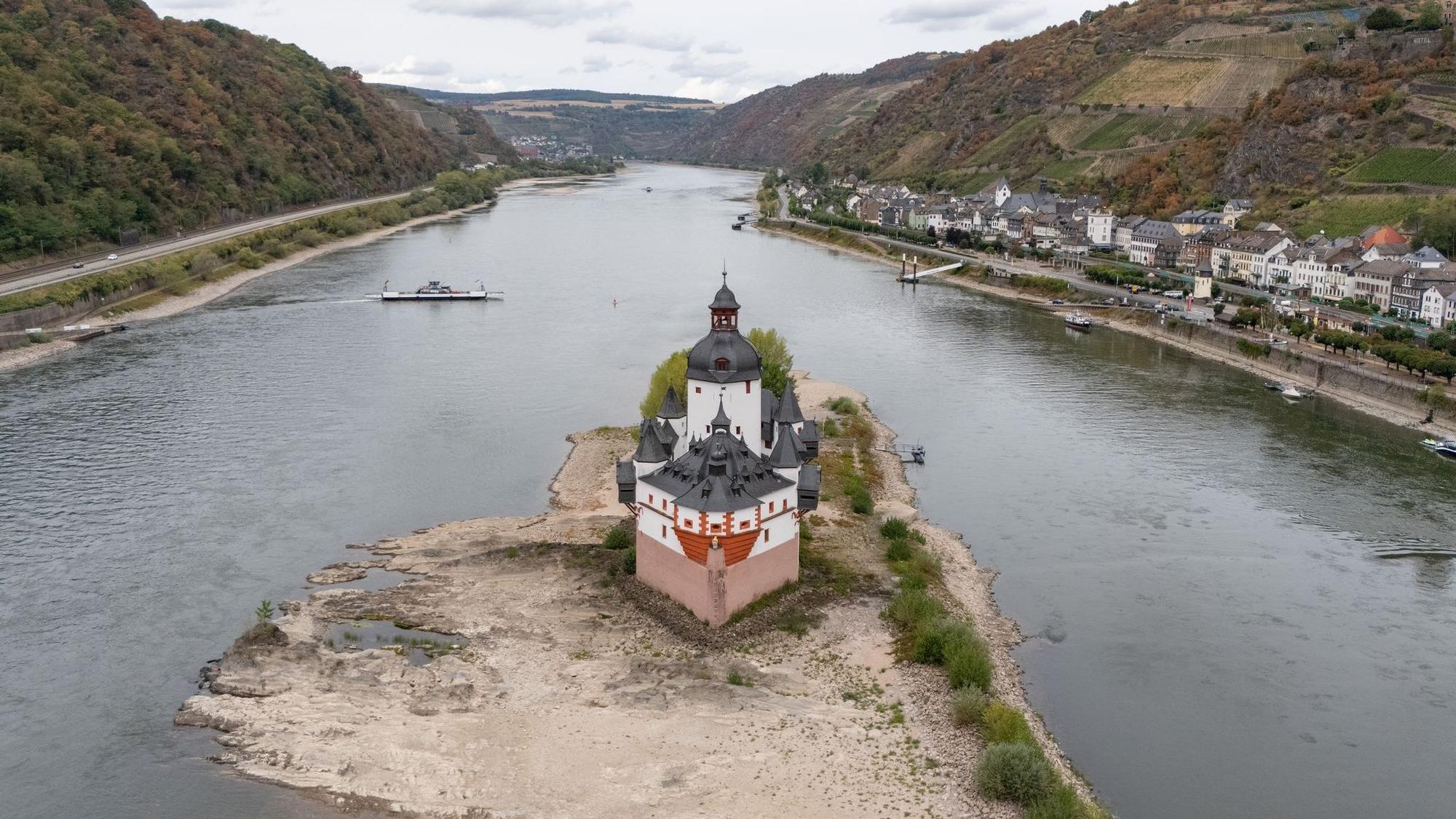 Wieder mehr Wasser im Rhein